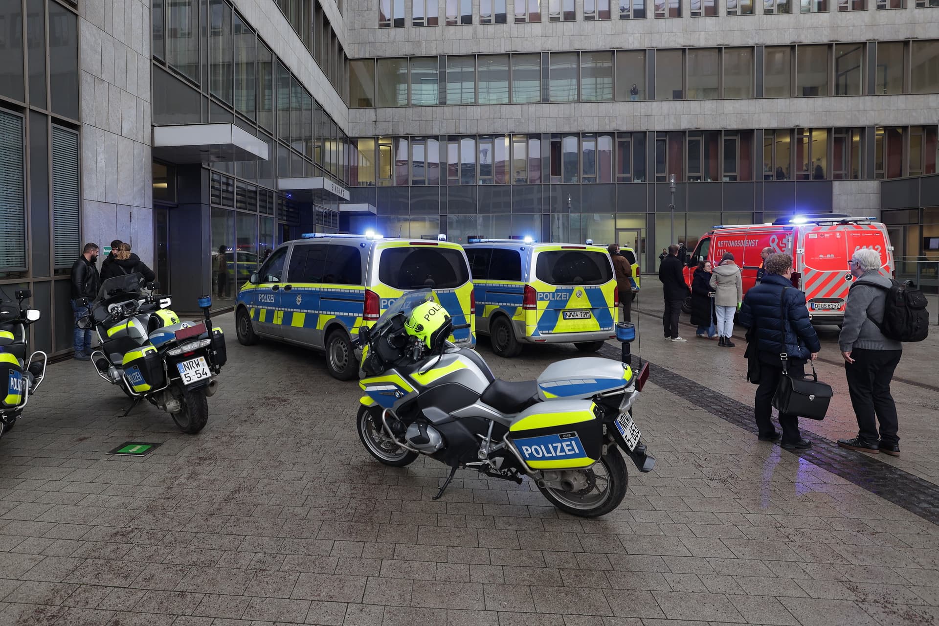 Massenschlägerei mit zahlreichen Beteiligten vom Balkan vor dem Landgericht Düsseldorf