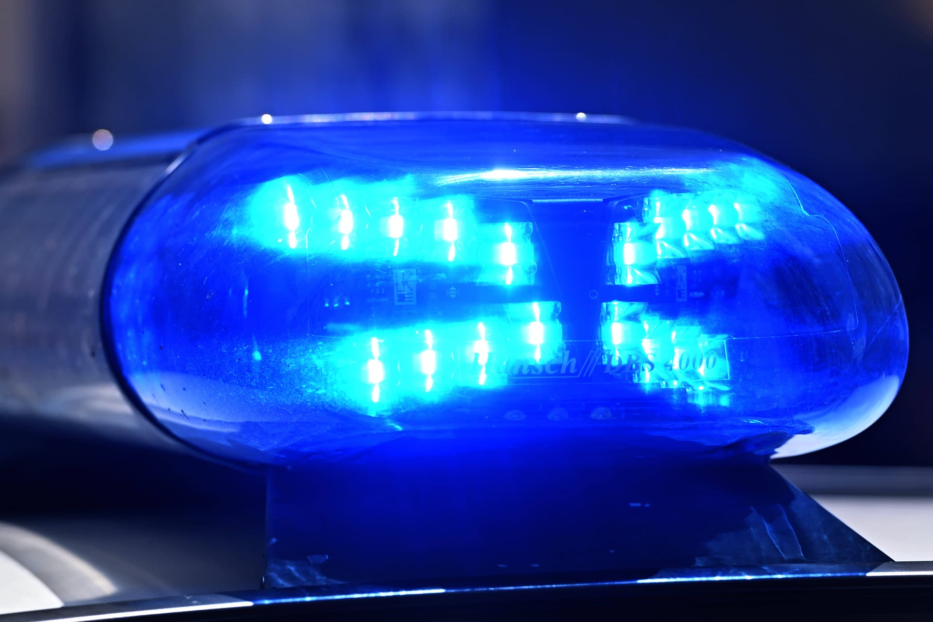 Auf Volksfest: Drei Männer begrapschen minderjährige Schwestern