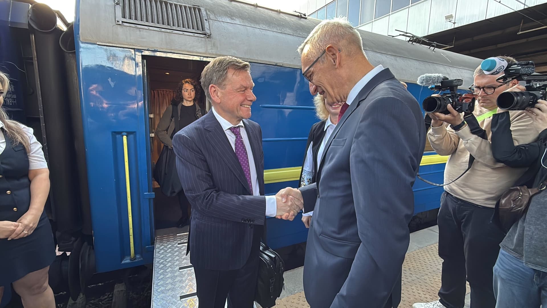Wadephul besucht Ukraine und verspricht anhaltende Waffenhilfe