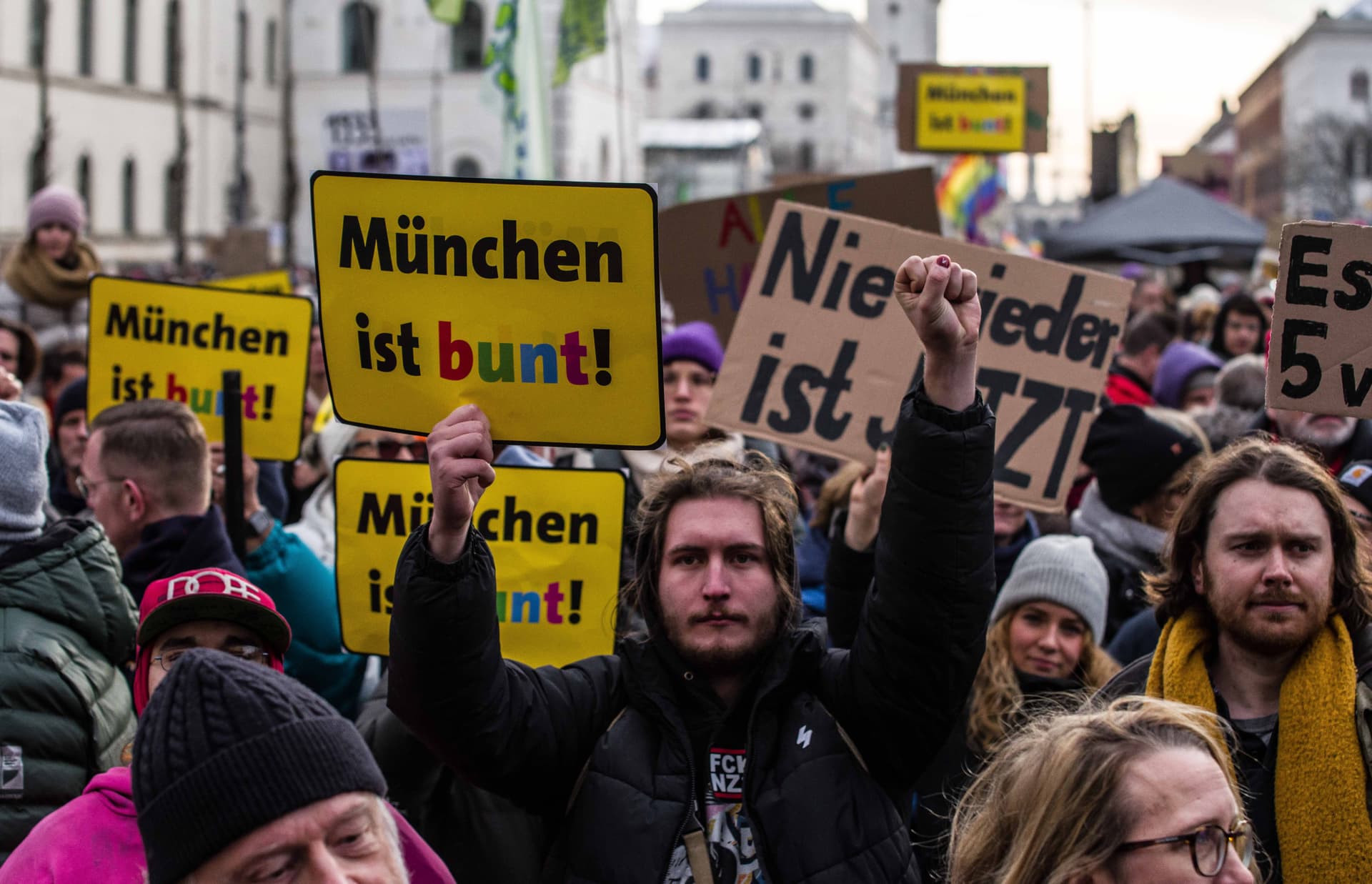 Grüne und SPD fordern Ausweitung der Gemeinnützigkeit: So sollen nach der Wahl linke NGOs weiter durchfinanziert werden