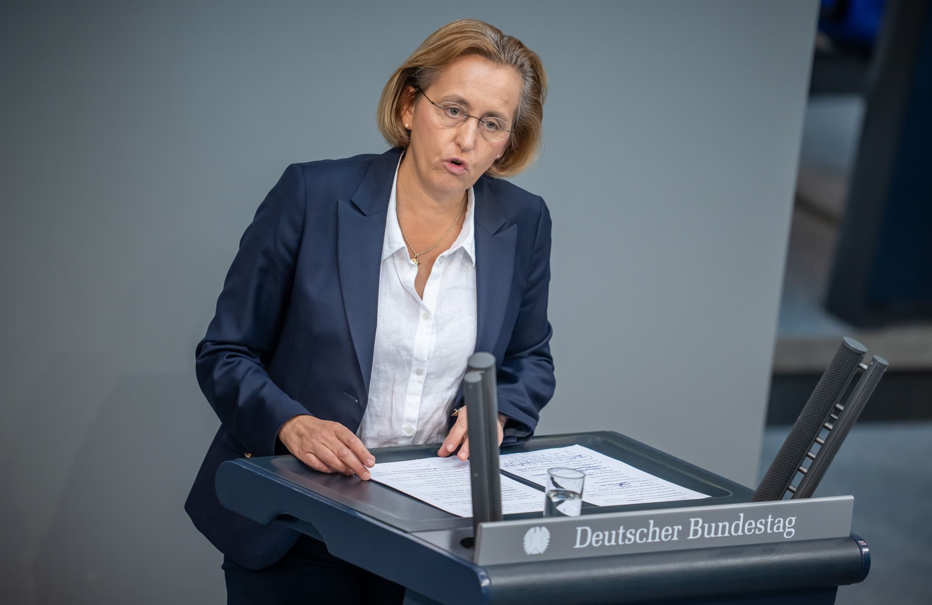 AfD-Politikerin von Storch bei Veranstaltung mit Hundekot beschmiert