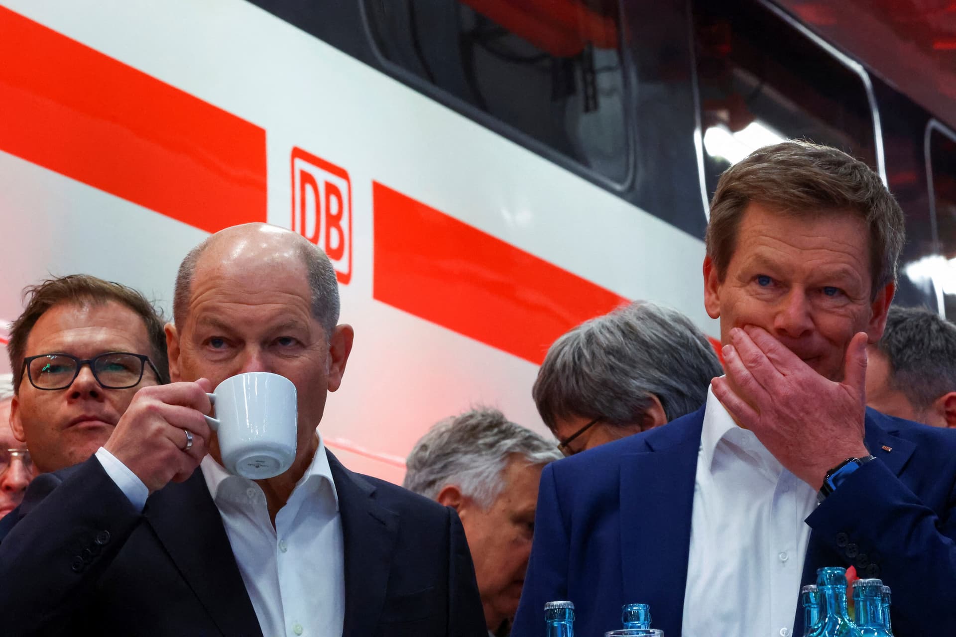 Kanzler trifft Bahn-Chef: NIUS dokumentiert alle Erfolge von Scholz & Lutz