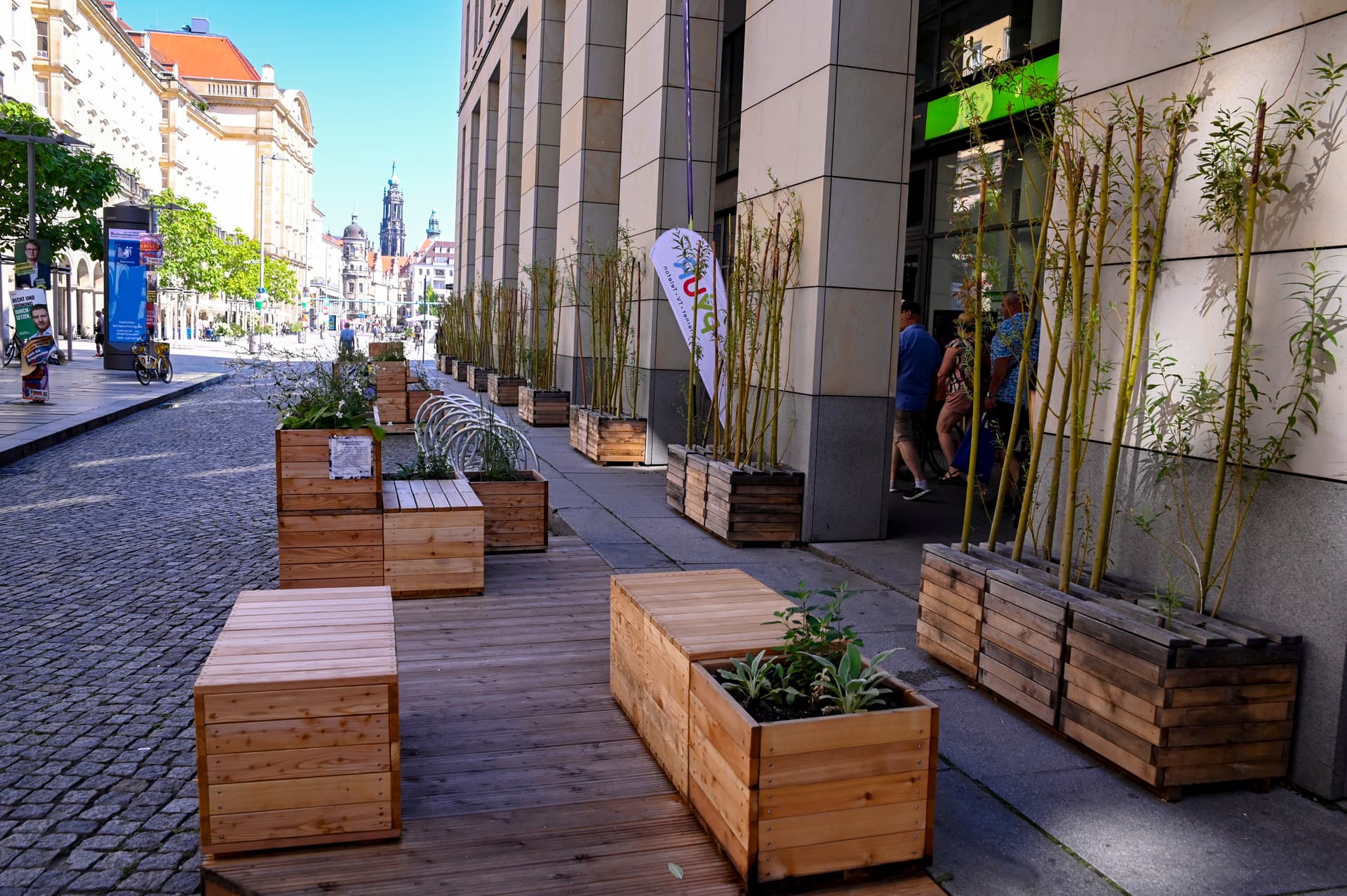 Grüner Baubürgermeister verschönert 170-Meter-Gasse: Diese Blumenkübel kosten 334.000 Euro