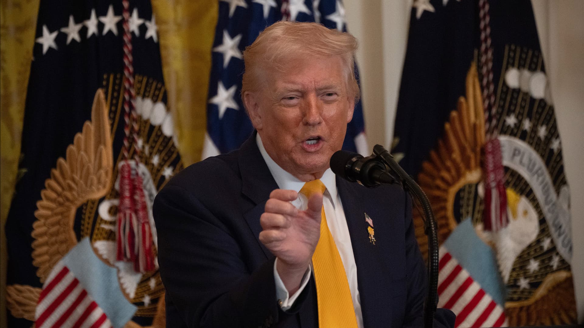 Trump droht den Mullahs: „Entweder wir erzielen eine Einigung oder es wird für sie bedauerlich“
