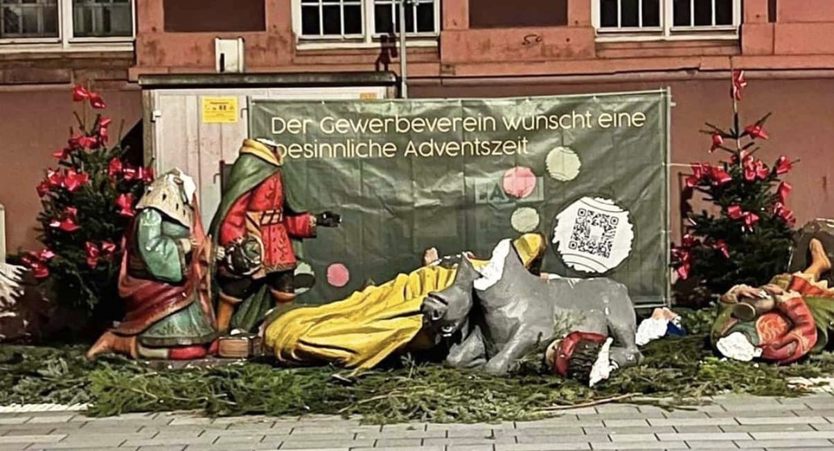 Krippen-Schändung in Rüsselsheim: Maria und Josef Hände und Köpfe abgehackt! Sogar der Esel wurde enthauptet ...