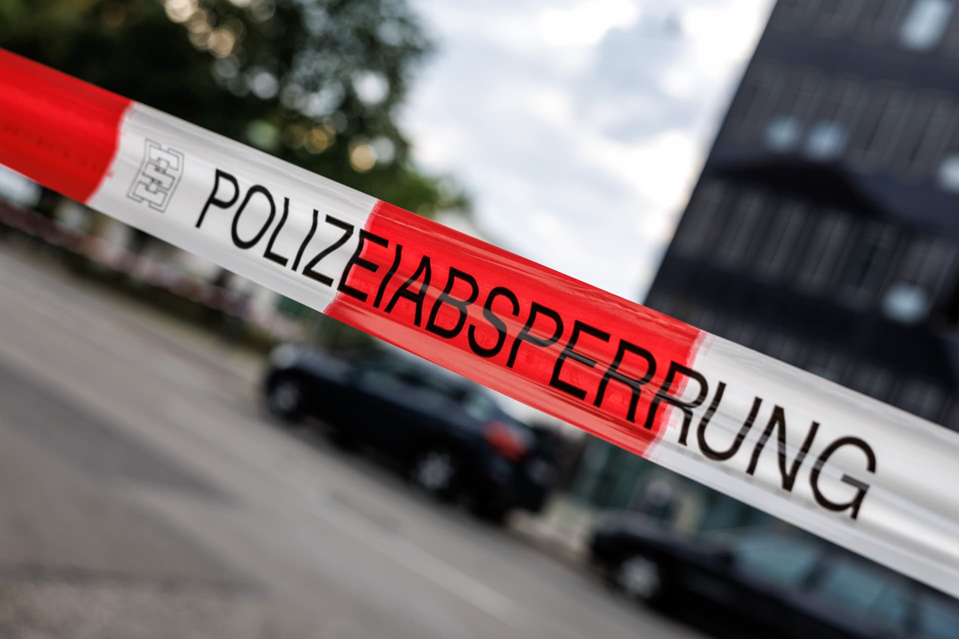 Jugendlicher in Hessen schwer verletzt: 16-Jähriger sticht 17-Jährigem in den Rücken