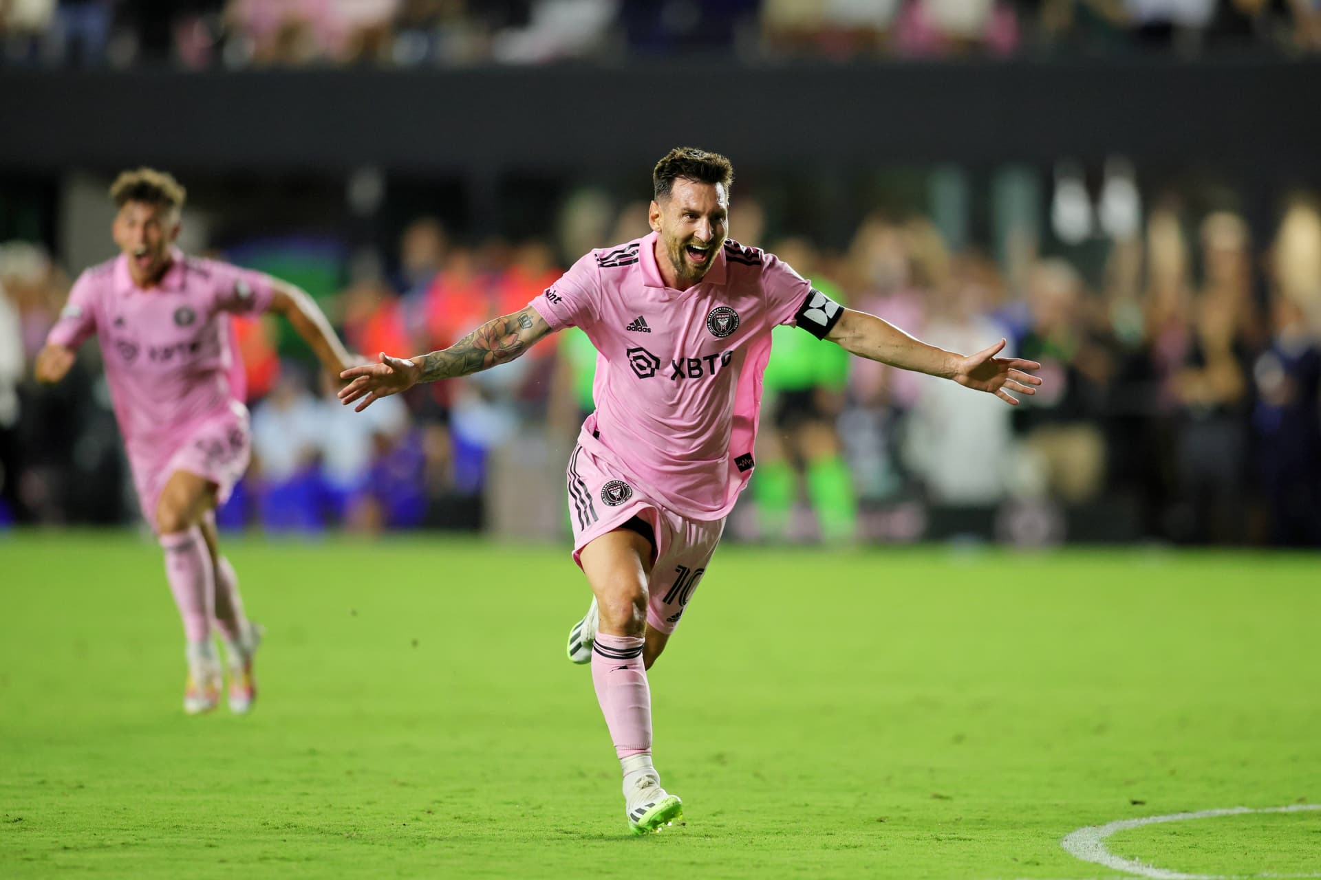 Erstes Spiel, erstes (Traum)Tor: Messi schießt Miami zum Sieg