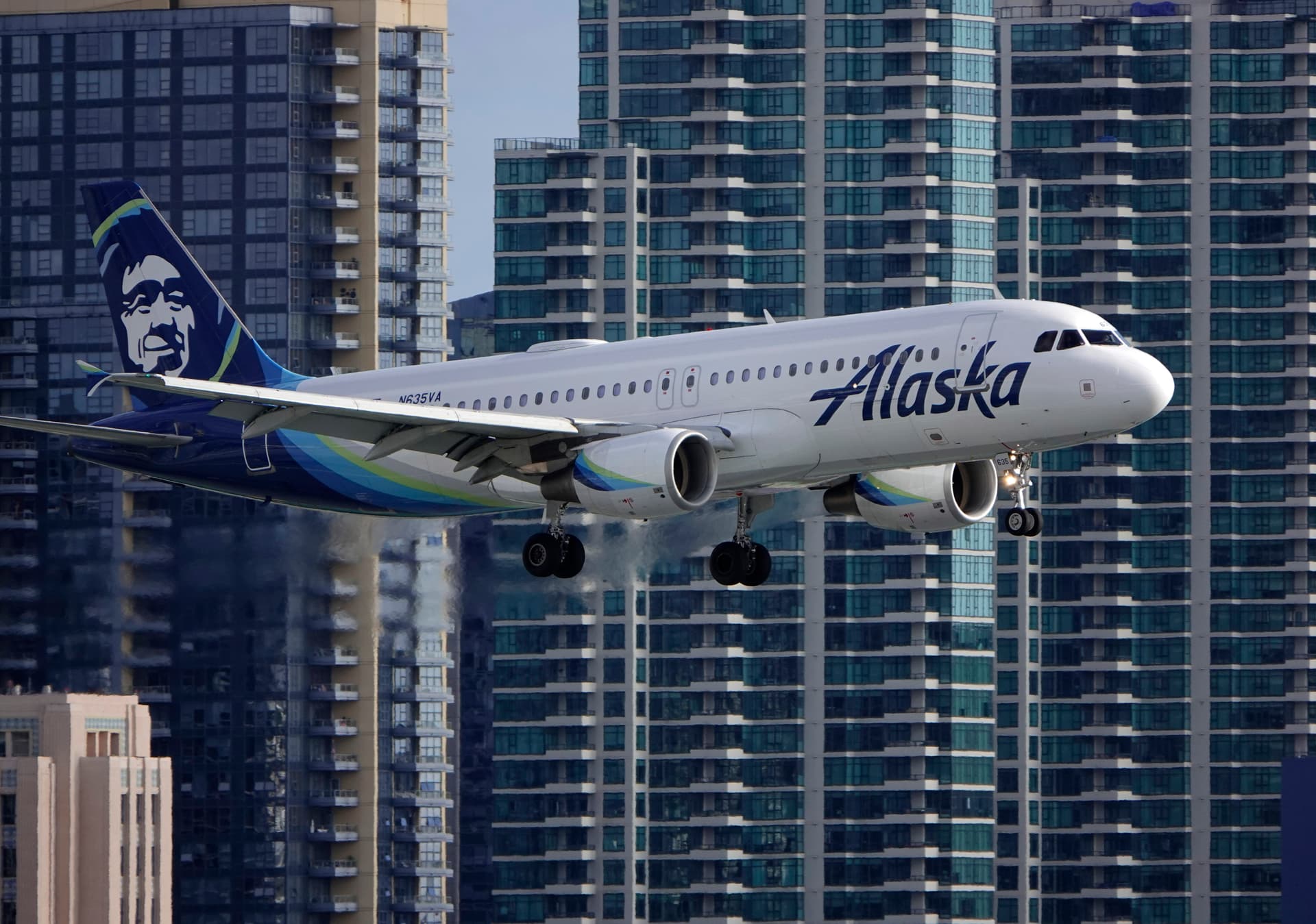 Drama auf USA-Flug: Pilot wollte Flugzeug mit 80 Passagieren abstürzen lassen