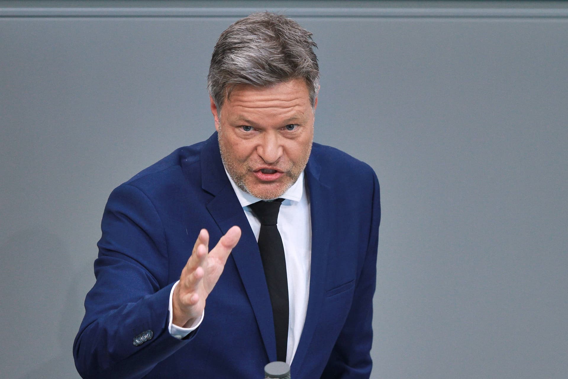 Wut über Habecks AfD-Polemik: „Es werden Menschen in diesem Land als Ungeziefer und Parasiten bezeichnet“