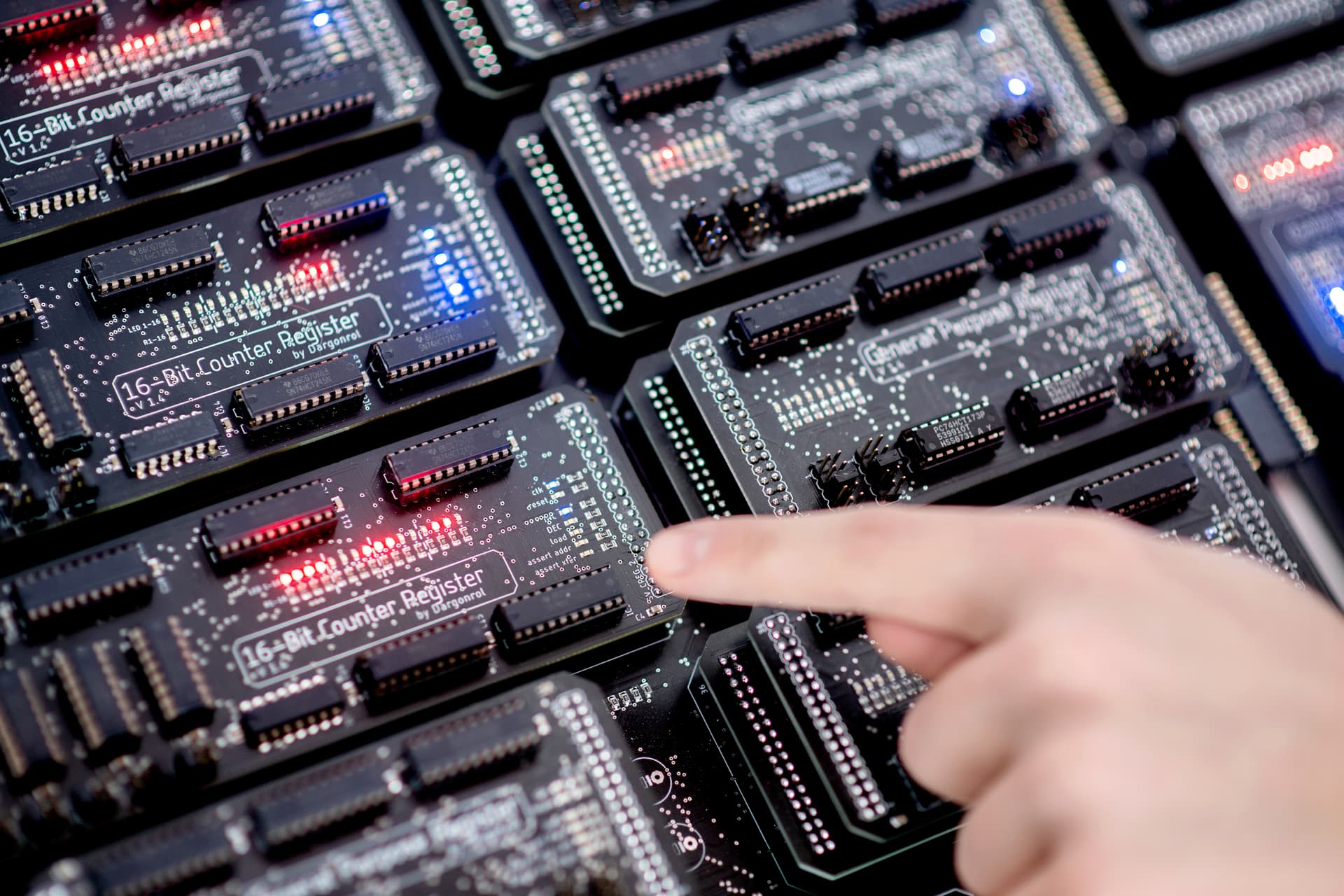 Negativ-Trend hält an: Deutsche Elektroindustrie exportiert auch im August weniger