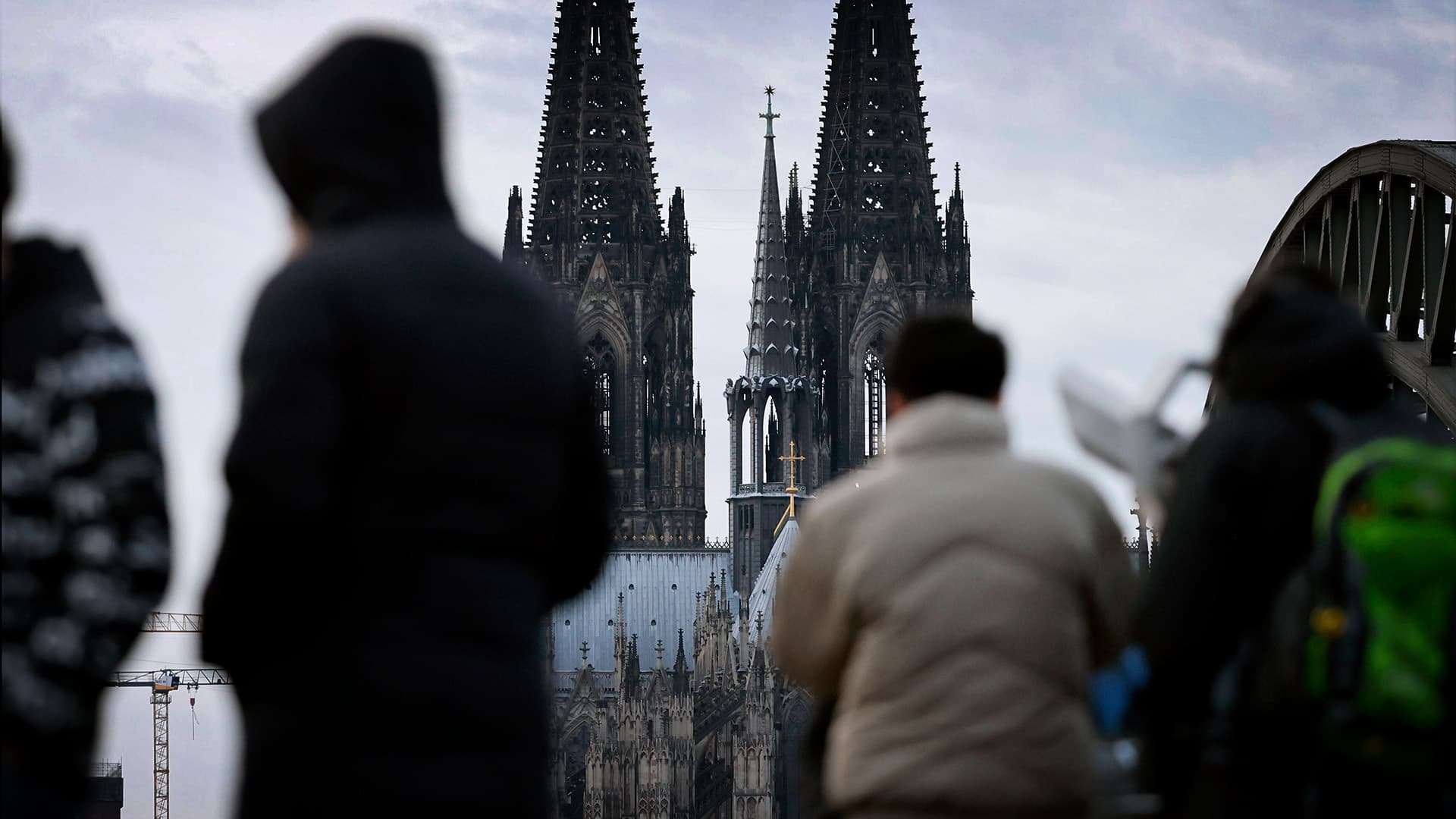 Vielzahl von Anschlagsdrohungen im Zusammenhang mit Nahost-Konflikt: Behörden registrieren Verdopplung christenfeindlicher Straftaten