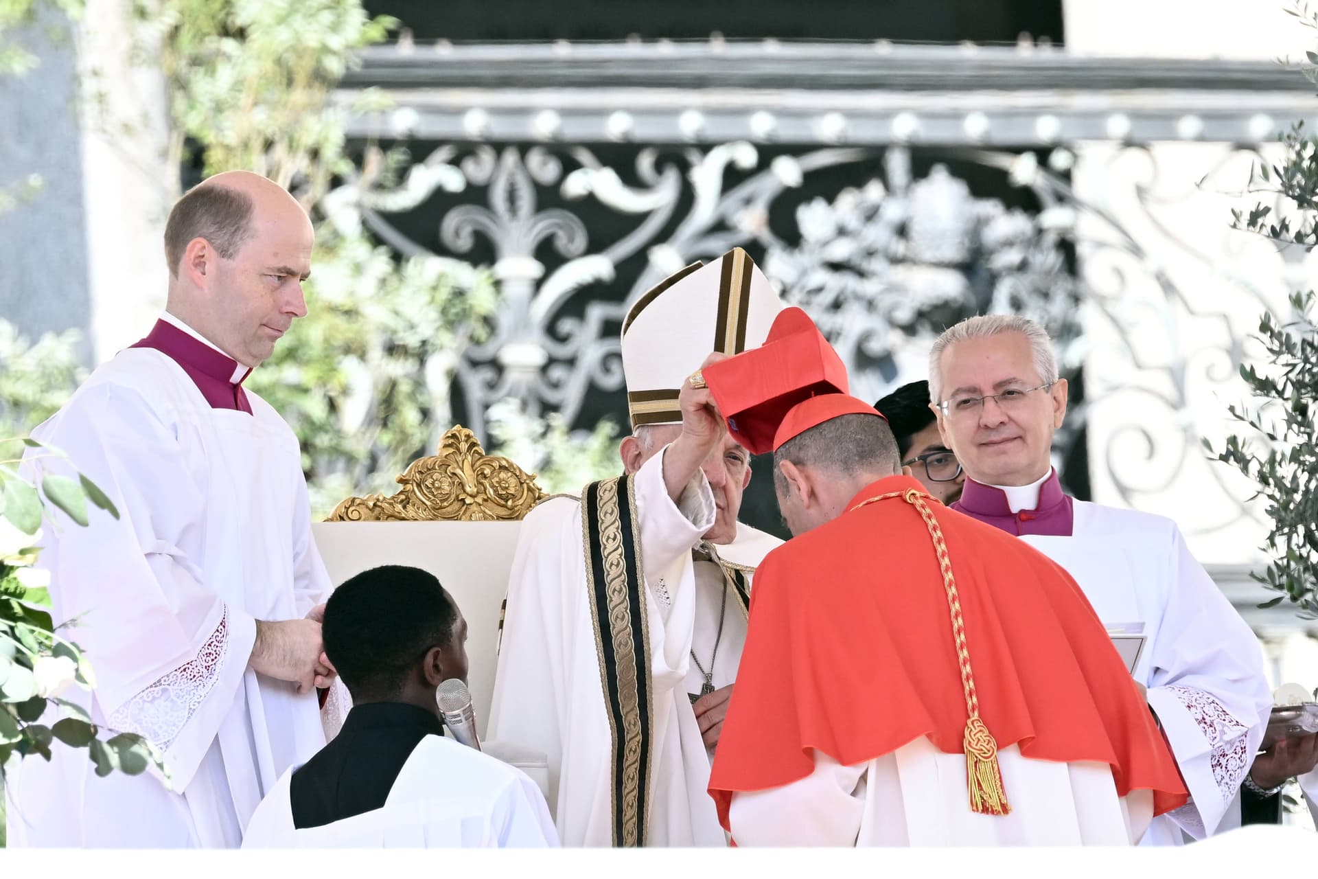 „Besonders erleuchtet“: Der Papst lässt die deutschen Katholiken abwatschen