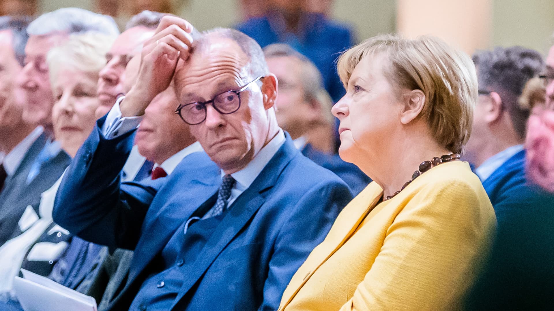 Angela Merkel besucht den Parteitag zur Wiederwahl von Friedrich Merz