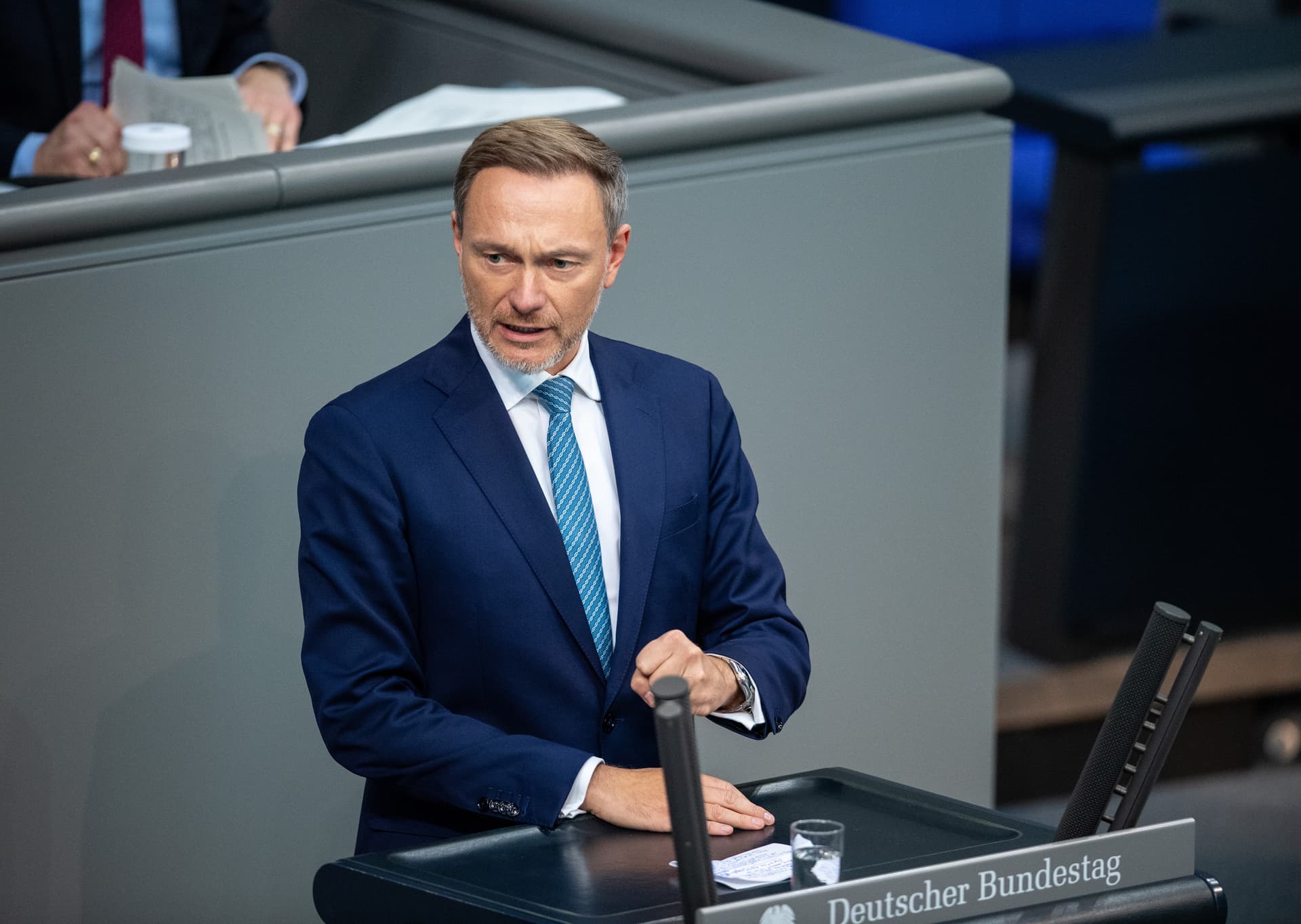 Lindner kündigt Aussetzen der Schuldenbremse für 2023 an