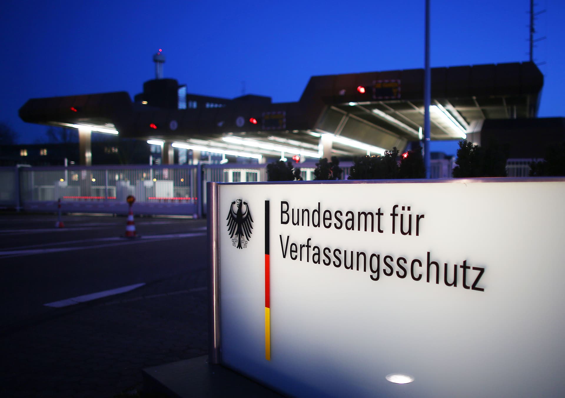 Verfassungsschutz erklärt Phänomenbereich „Delegitimierung des Staates“ für aufgelöst – beobachtet aber weiter