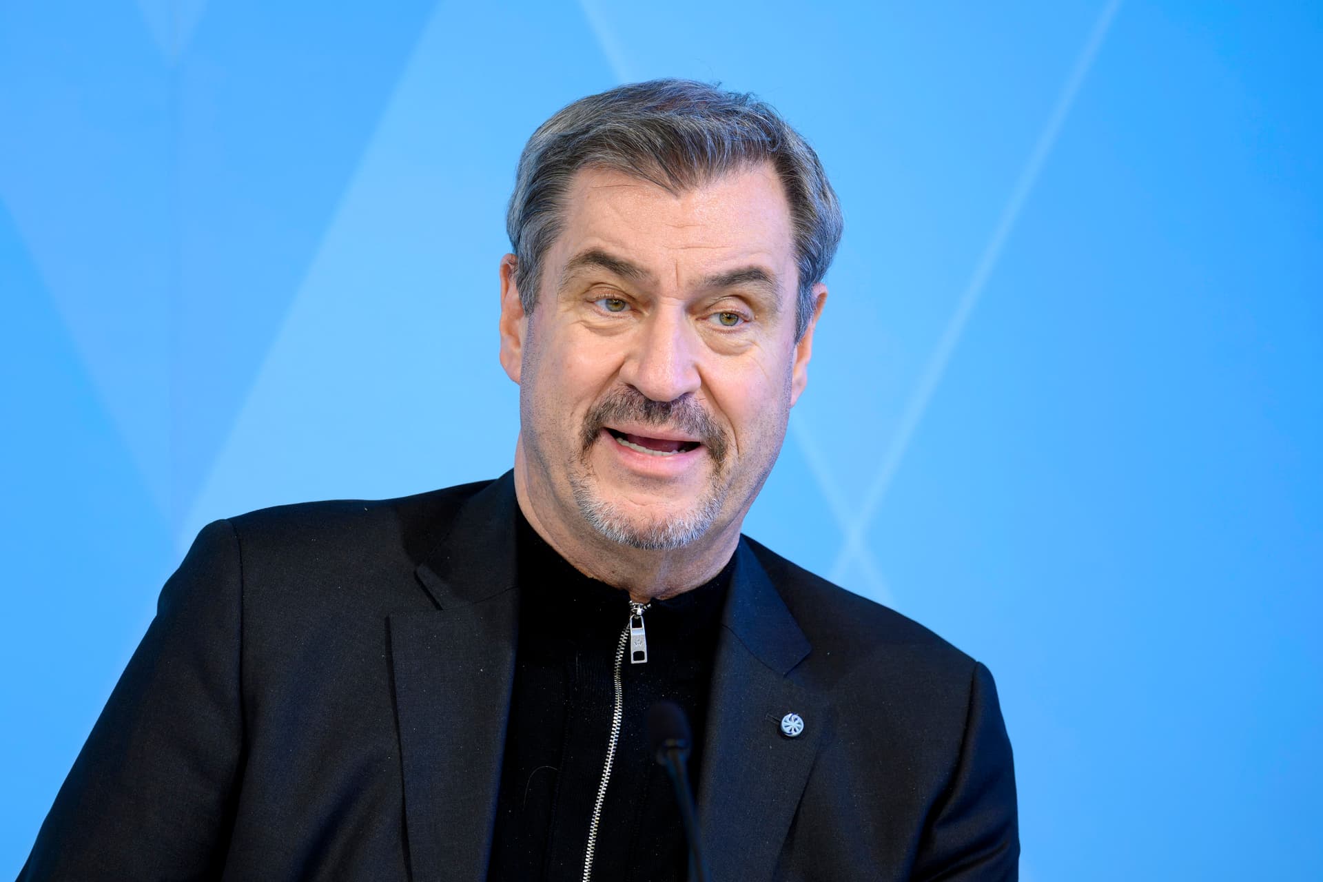 „Wettbewerbsfähigkeit fundamental beeinträchtigt“: Söder fordert Aussetzen der CO2-Abgabe