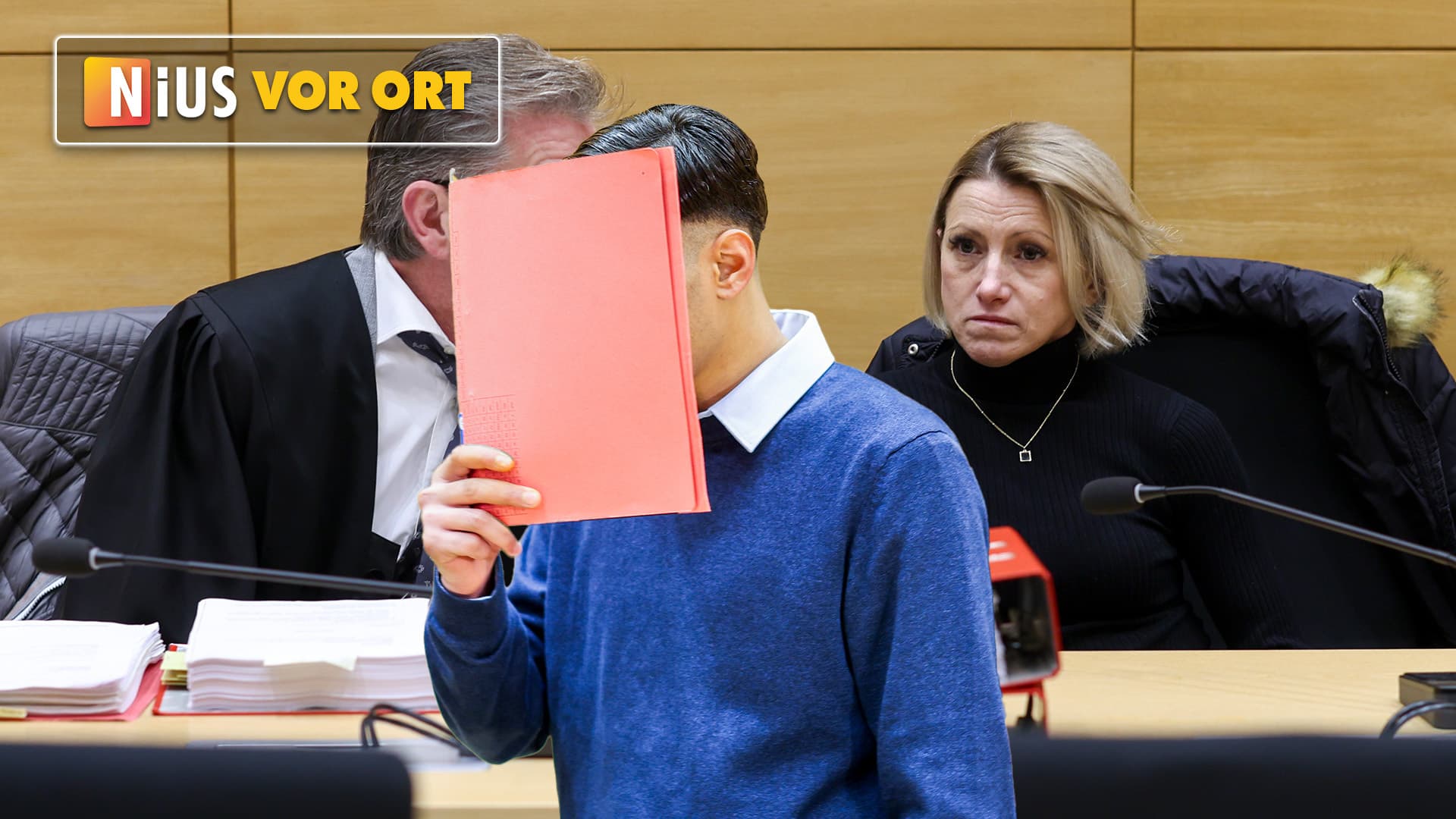 Prozessauftakt nach Mord in Bad Oeynhausen: Philippos Eltern blicken dem Mörder Mwafak A. zum ersten Mal ins Gesicht