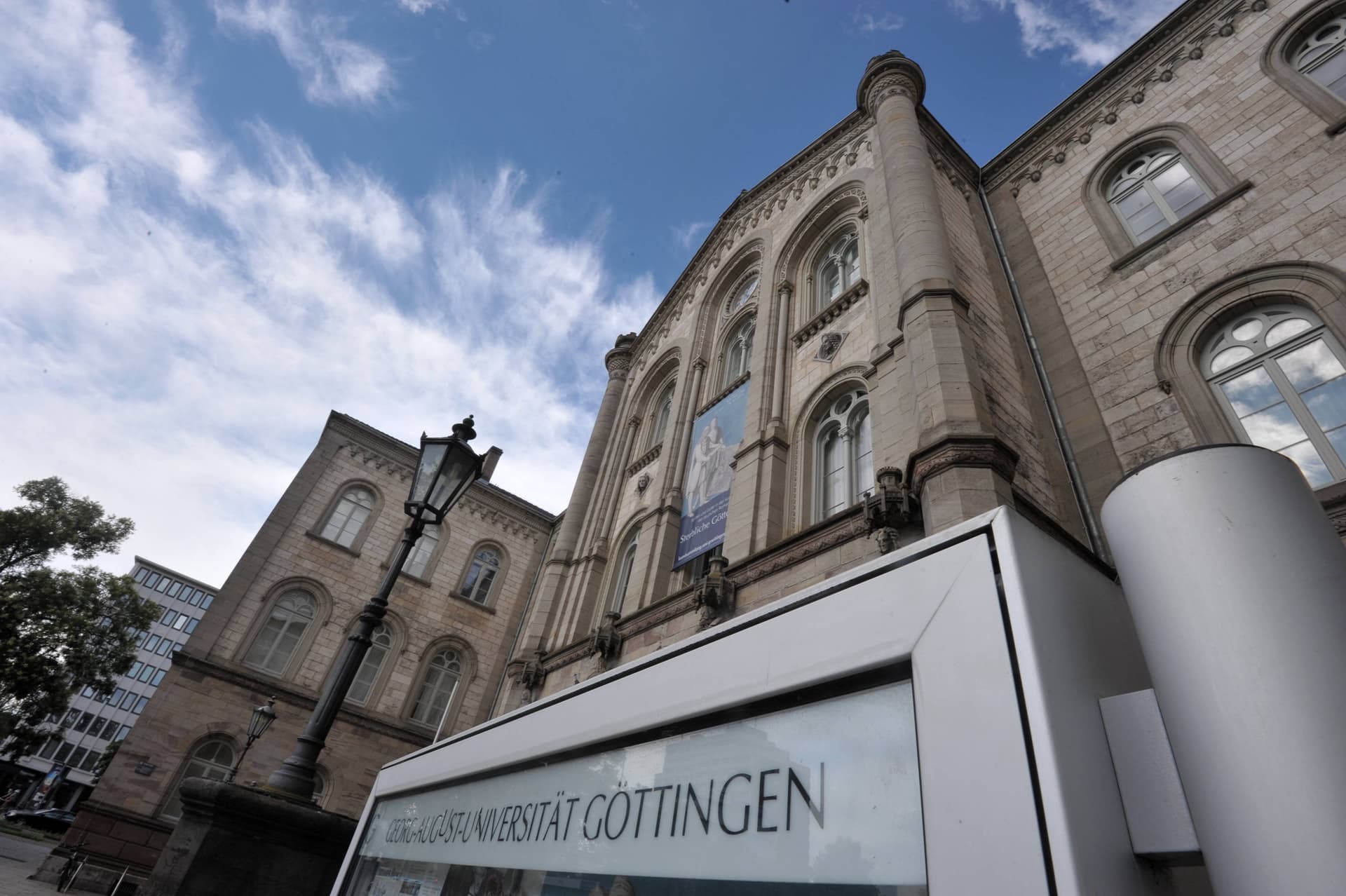 Biologie-Dozent aus Göttingen verurteilt: Er ejakulierte vor seiner Studentin auf ein Stück Fleisch