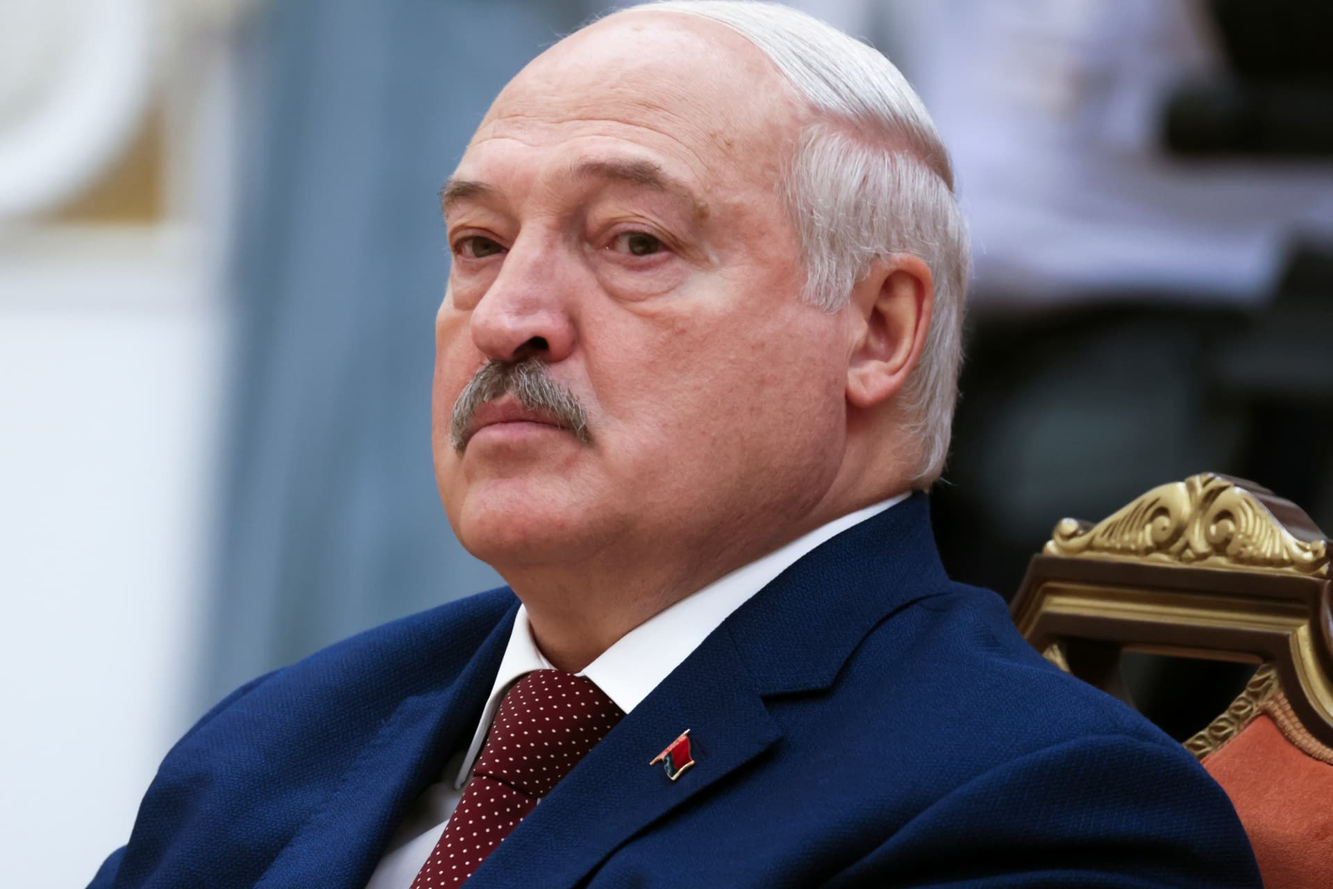 Hat Selenskyj 120.000 Soldaten geschickt? Lukaschenko verlegt Truppen an Grenze zur Ukraine