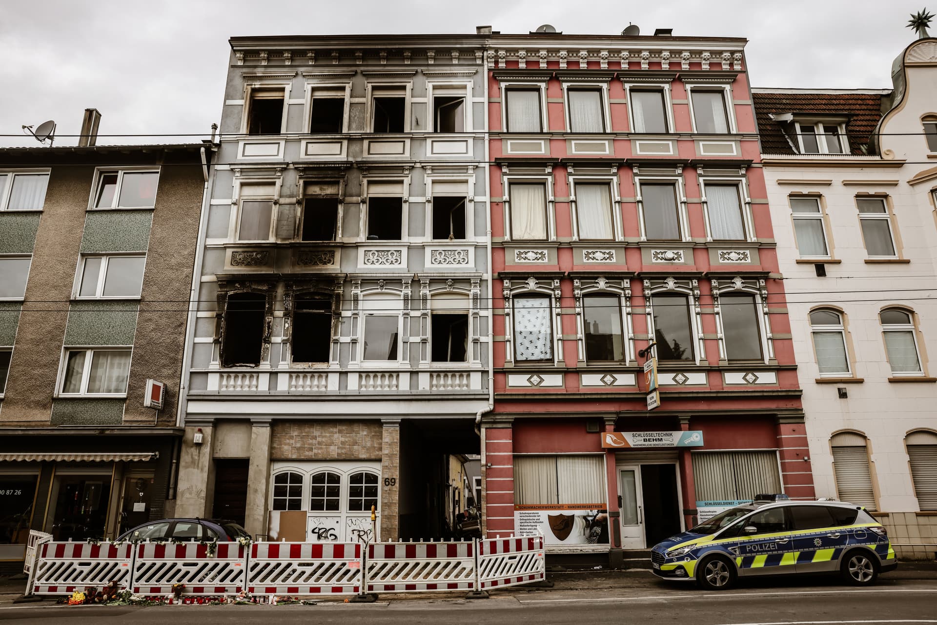 Mutter, Vater und zwei Kinder tot: Feuer in Solingen laut Gutachten vorsätzlich gelegt