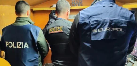 22 Millionen Menschen schauten 2500 Sender gratis: Polizei verhaftet elf Streaming-Hacker