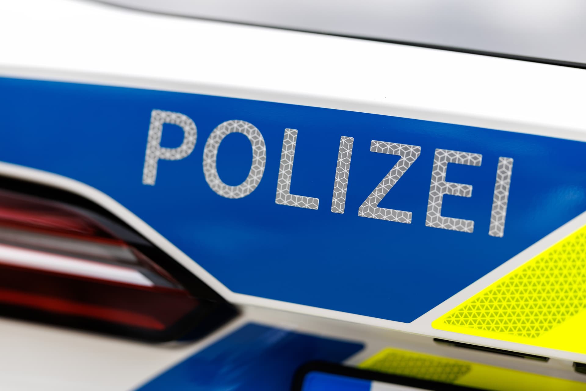 Mann vor Amtsgericht Kerpen niedergestochen – Lebensgefahr