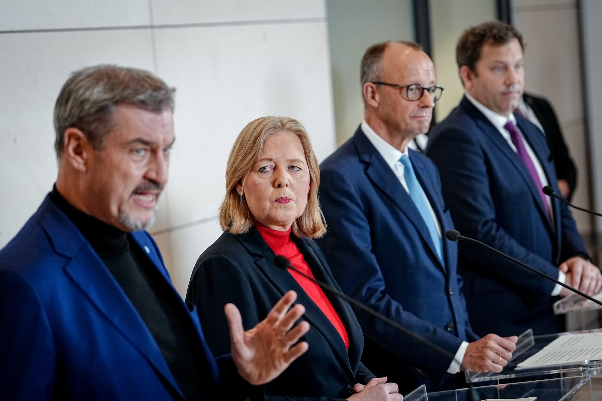 Schwarz-Rot will Ticketsteuer im Luftverkehr und den Strompreis für die Industrie senken