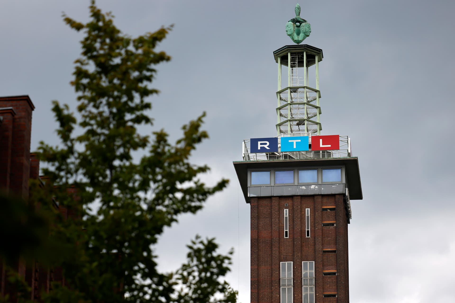 „Schwierige Situation“: RTL streicht rund 600 Jobs!