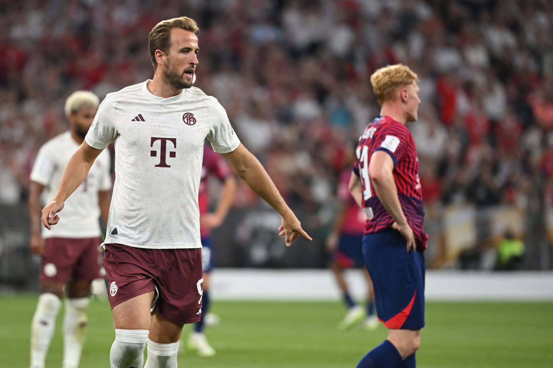 Bundesliga-Auftakt: Bayern unter Druck