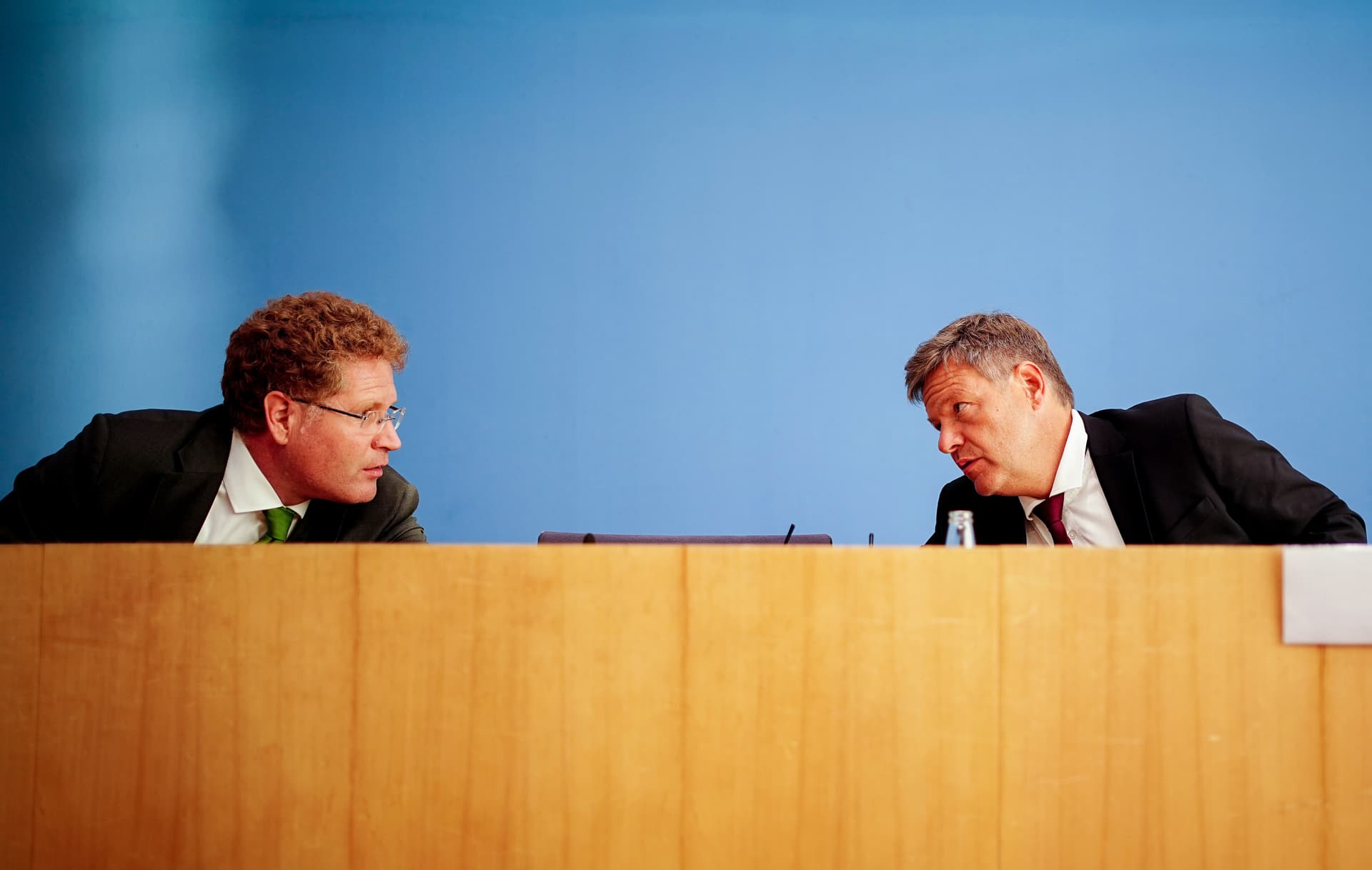 Im Hinterzimmer: Grüne planen heimlich NOCH schärferes Heiz-Gesetz