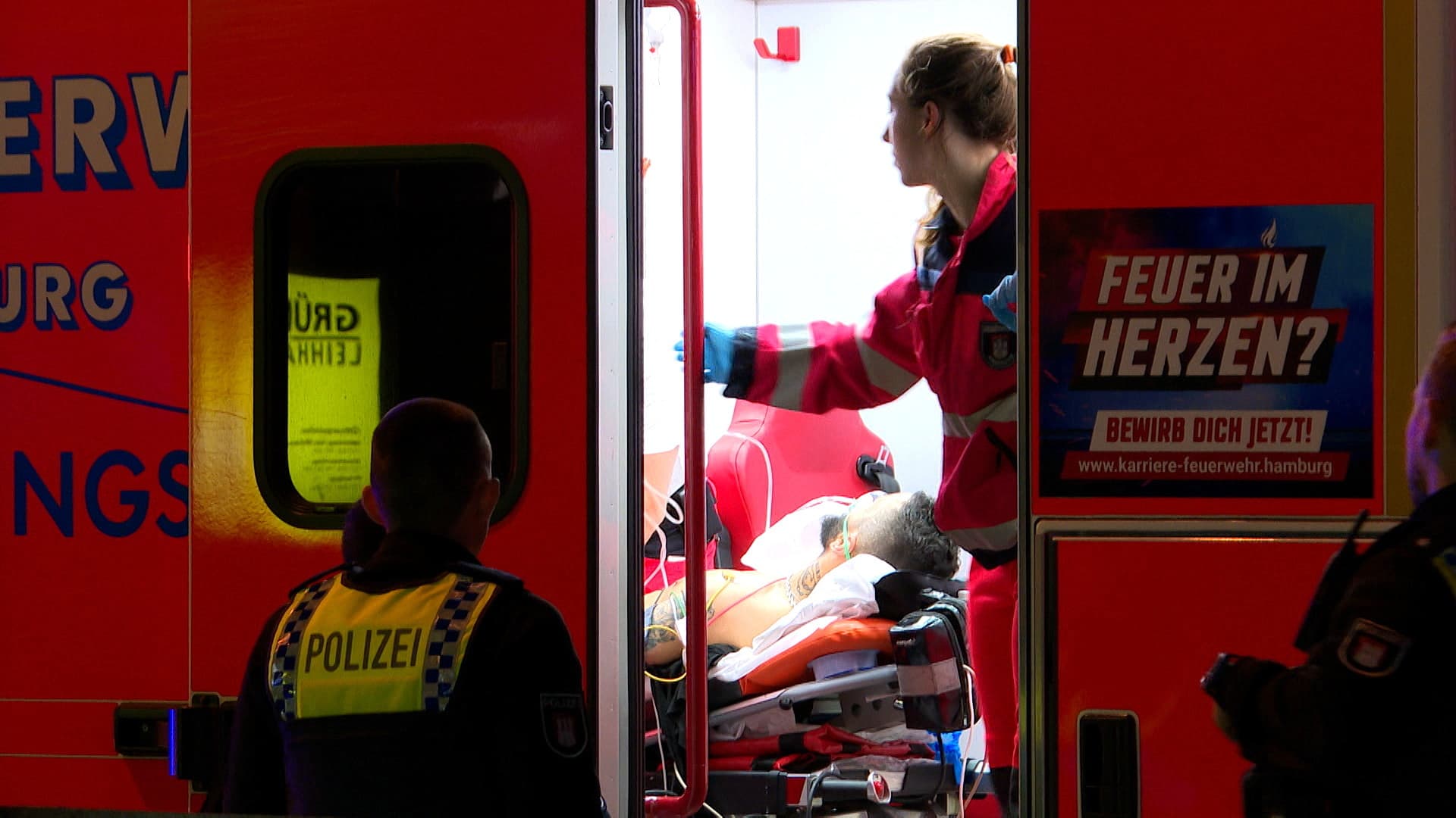Schwere Stichverletzungen: Messer-Attacke auf Hamburger Reeperbahn