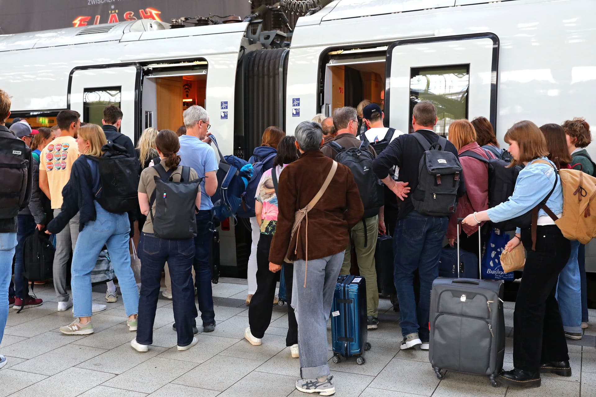„Weihnachtsfrieden“ zu Ende: Ab Mittwoch drohen bis zu fünf Tage Bahn-Streik!