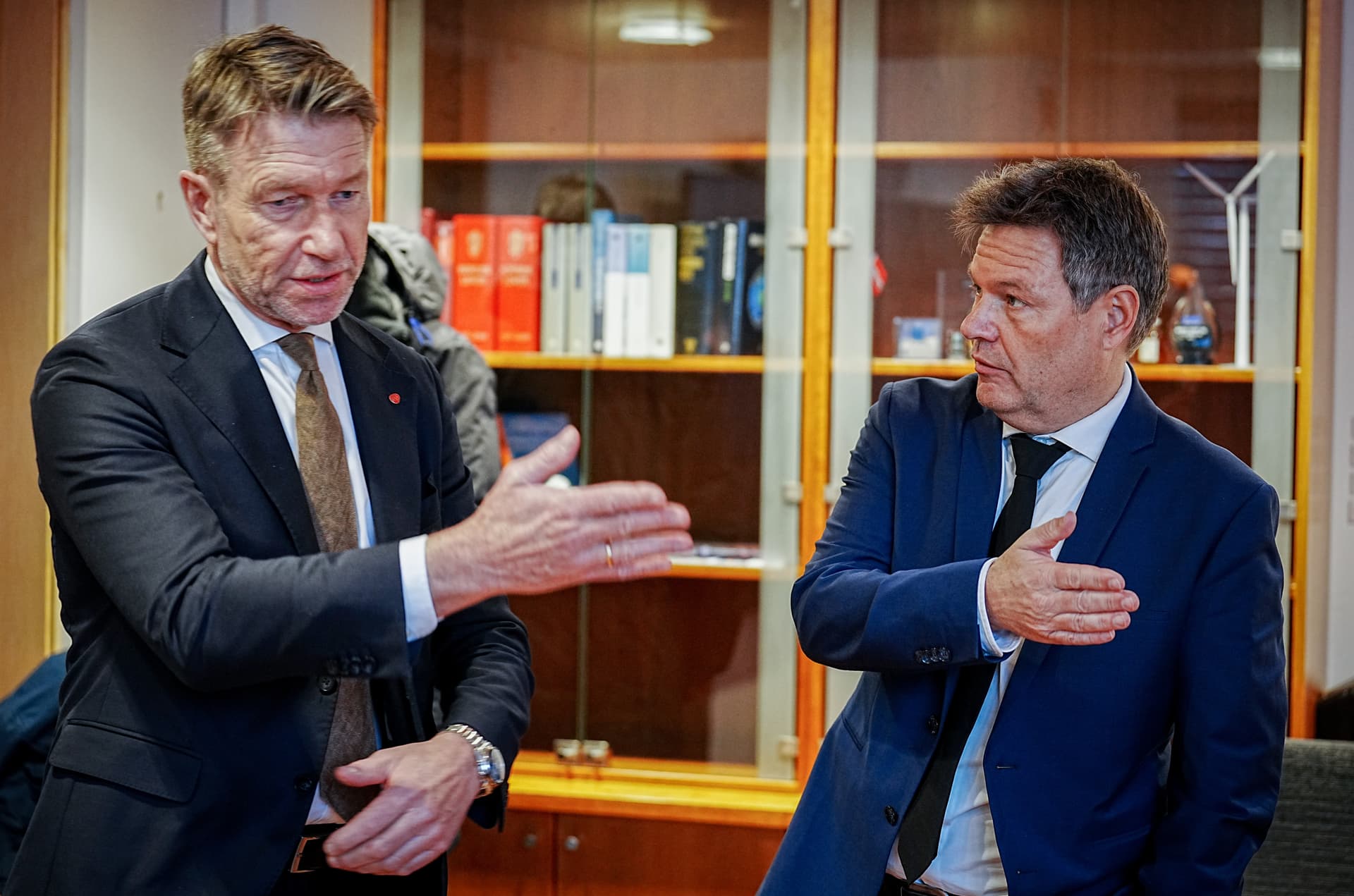 „Es ist eine absolute Scheiß-Situation“: Norwegen will wegen Preis-Explosion Energie-Versorgung nach Europa kappen