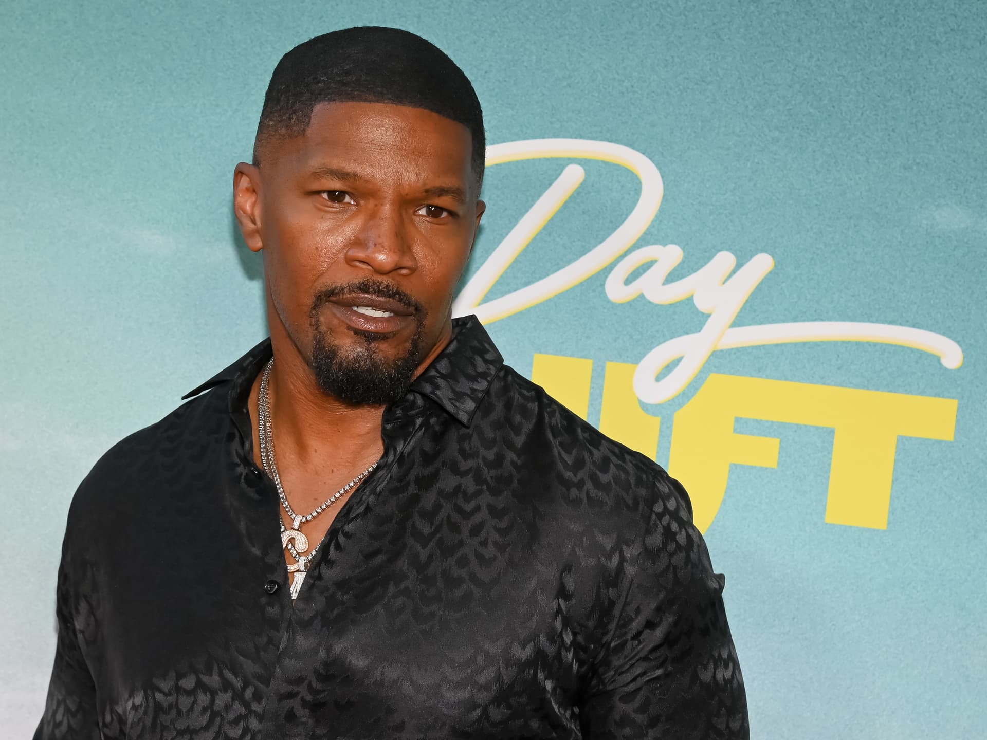 Nach rätselhaftem Klinik-Aufenthalt: Jamie Foxx zeigt sich seinen Fans
