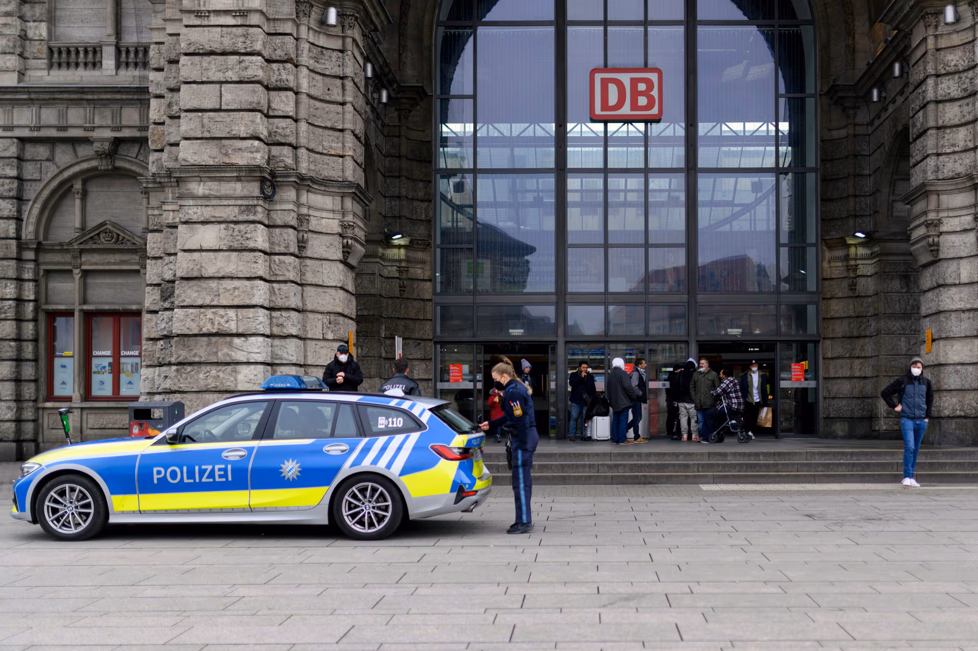 Drei Festnahmen in wenigen Stunden: Randalierender Messer-Tunesier hält Polizei in Nürnberg in Atem