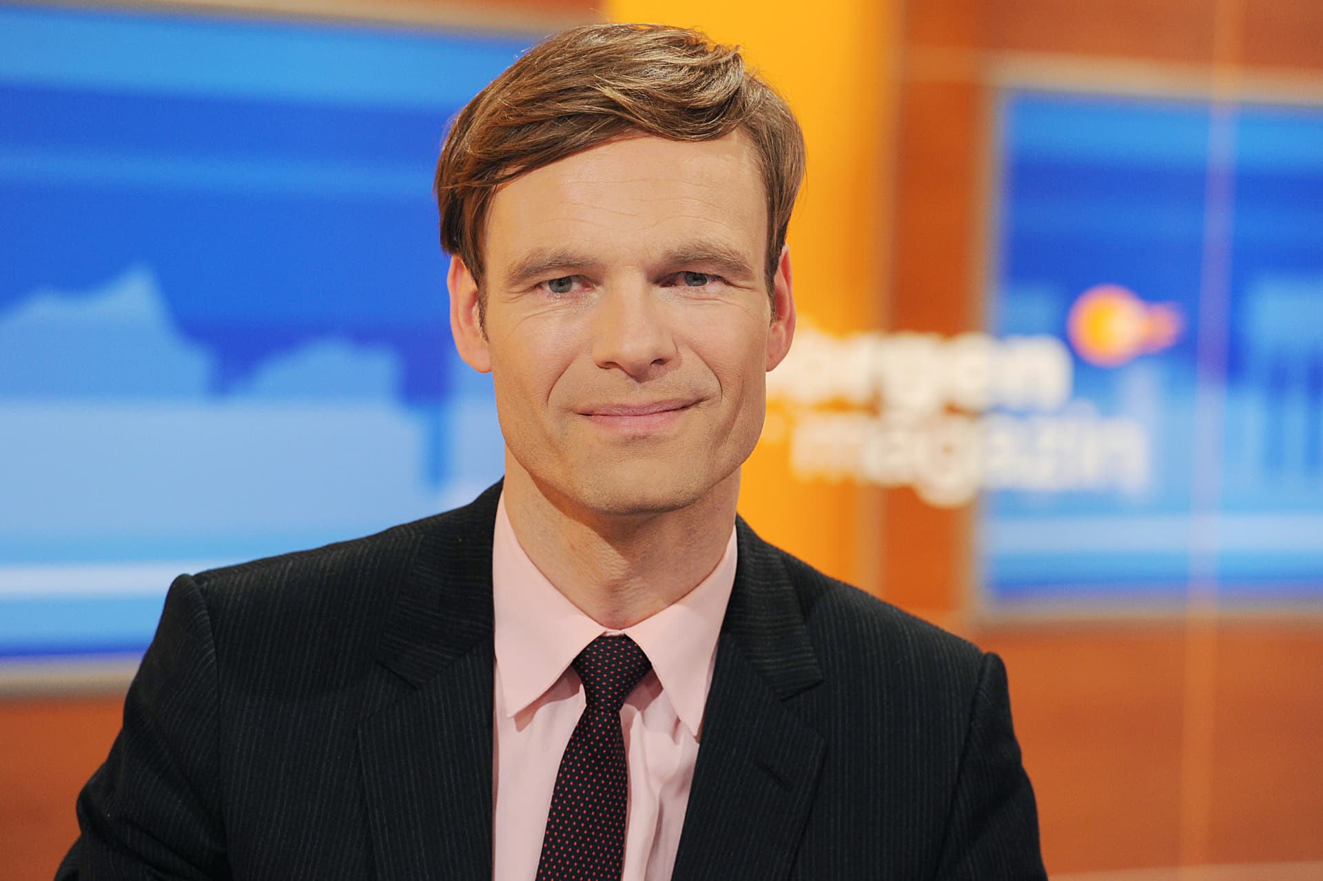 „Rufmord“, „bodenlos“, „keine Ahnung“: ZDF-Moderator pöbelt gegen Kritiker Stegemann