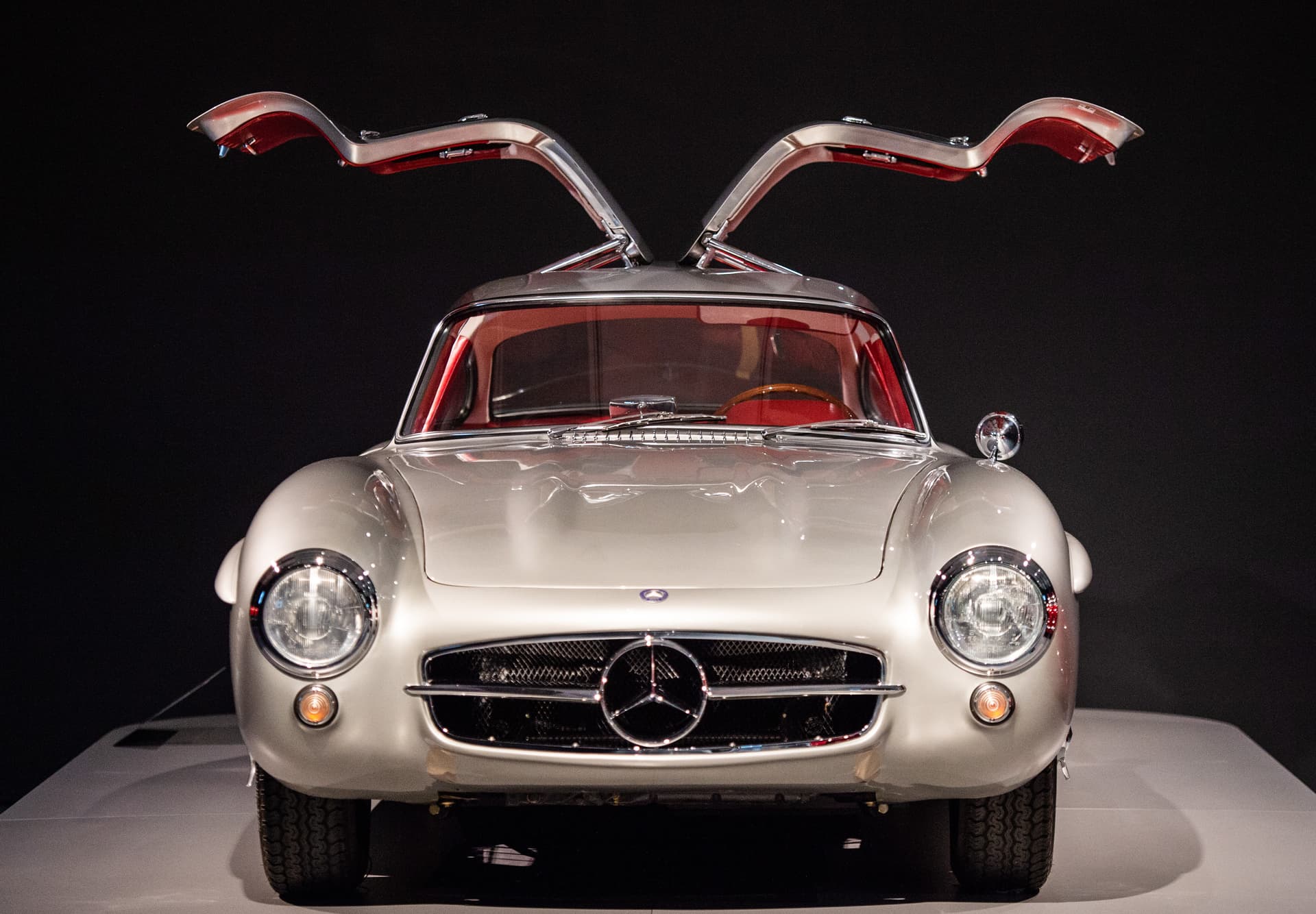 Spektakuläre Razzia nahe Stuttgart: Millionenbetrug mit gefälschten Mercedes-Oldtimern?
