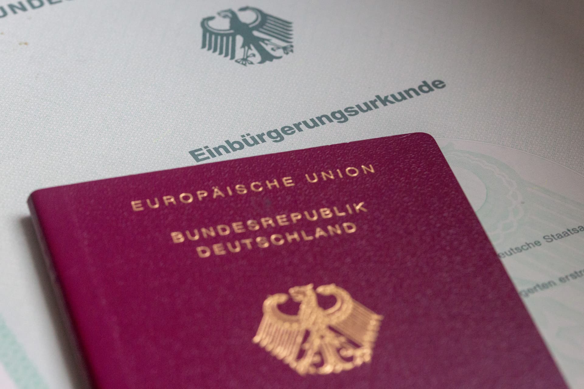 Deutsche Staatsbürgerschaft: Einbürgerungen steigen auf neuen Rekordwert