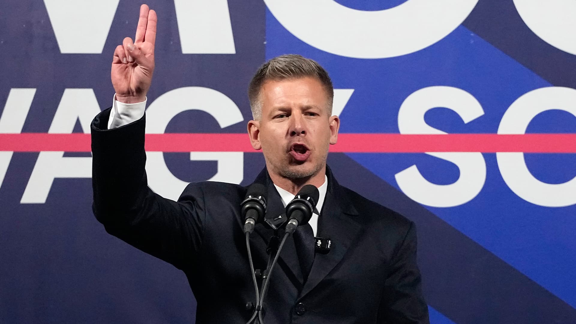 Erdrutsch-Wahl in Ungarn: Magyar gewinnt, Merz gratuliert, Orbán gesteht Niederlage ein