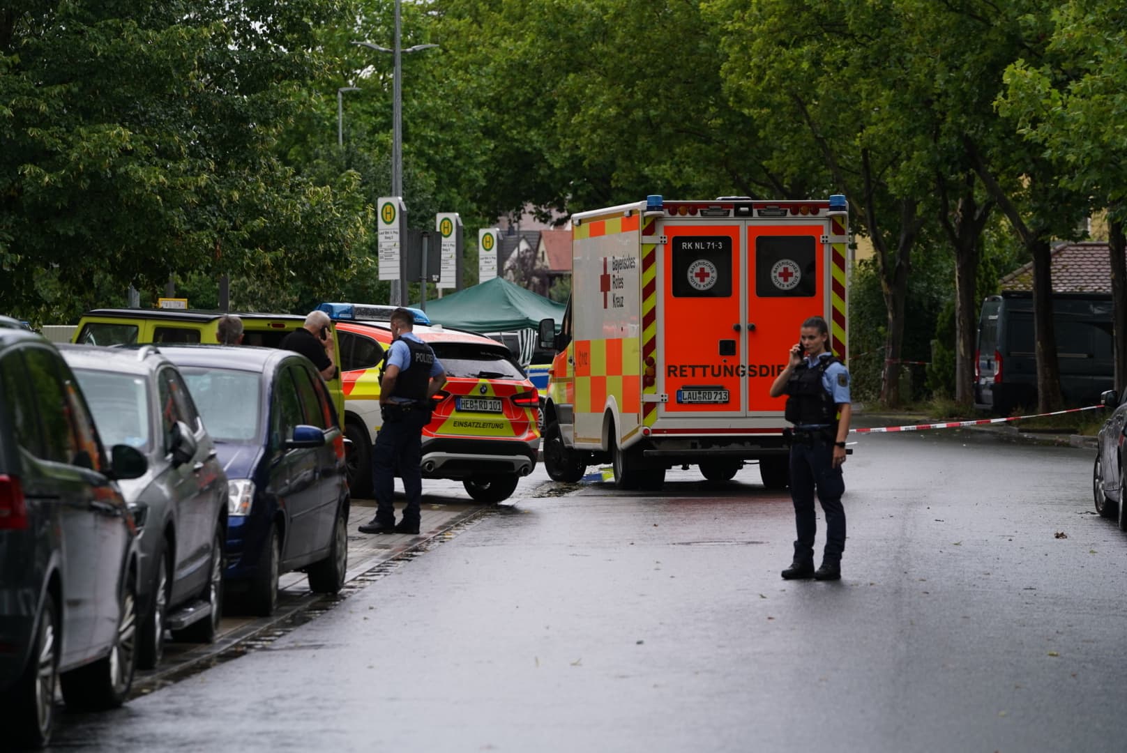 Messerangriff auf Polizisten ++ Schüsse fallen ++ Grosseinsatz in Lauf an der Pegnitz