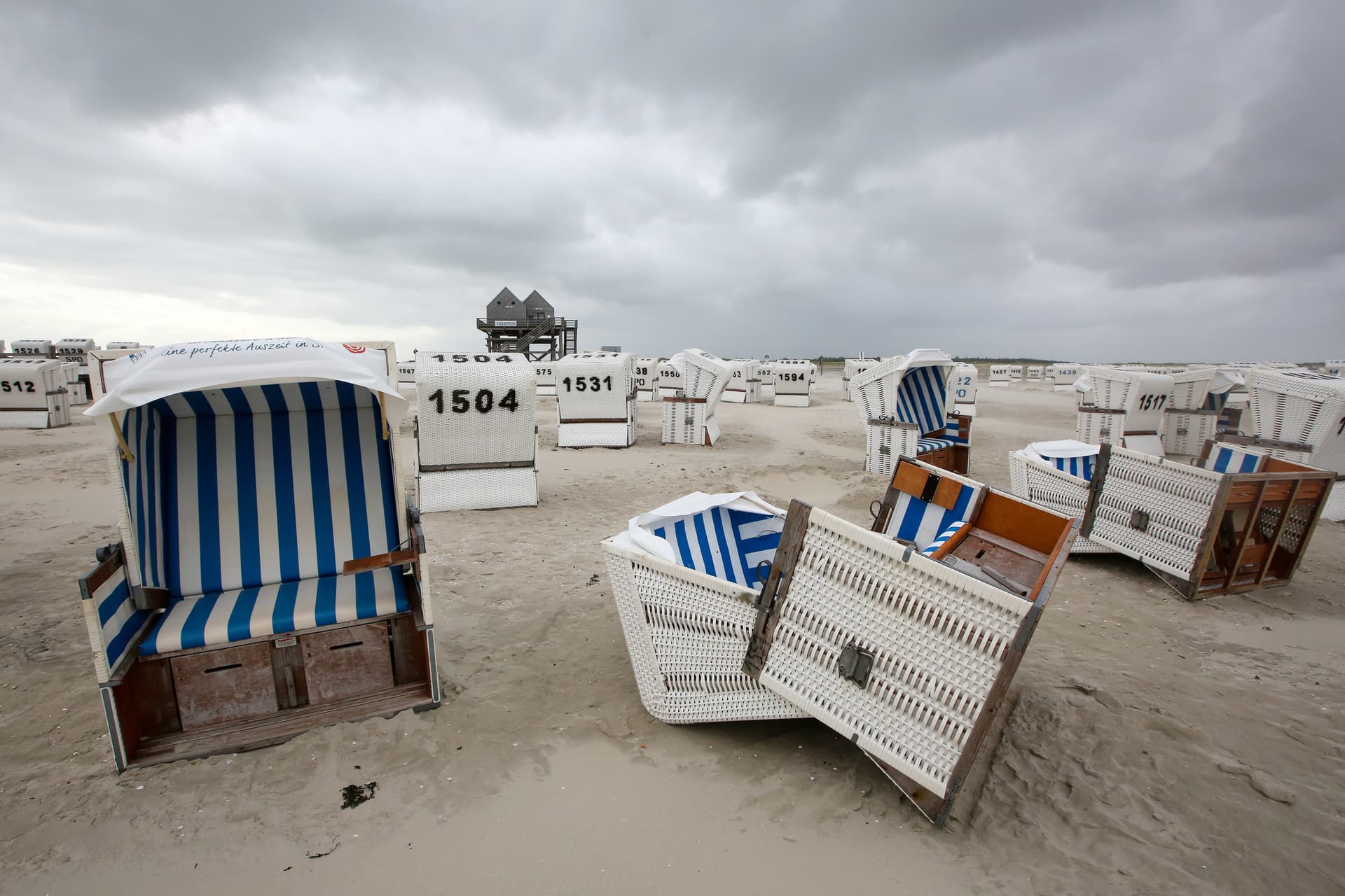 Nordsee und Ostsee: Sturmwarnung an der Küste – Flut-Gefahr in Hamburg