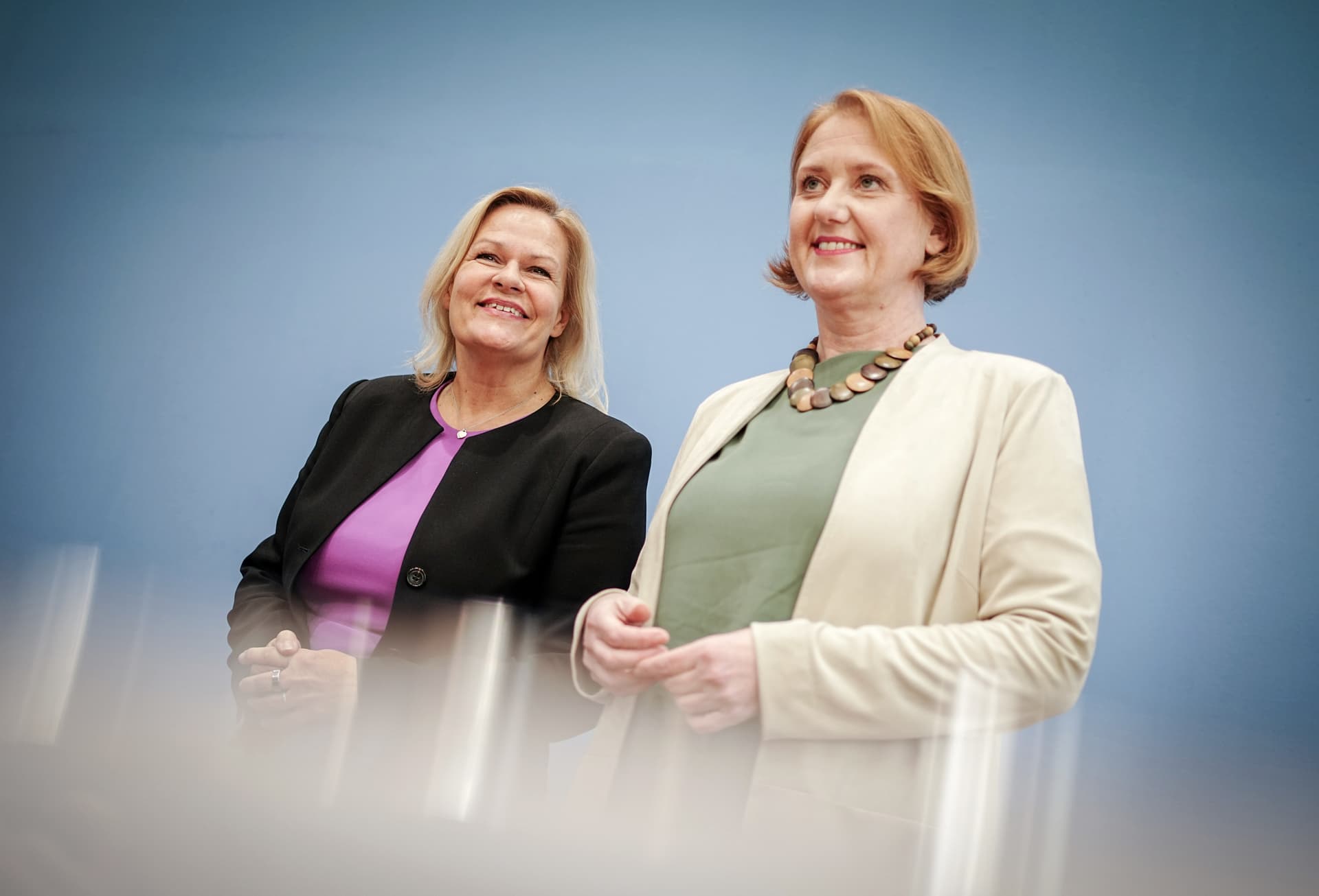 Monstrum „Demokratiefördergesetz“: Faeser, Paus & Co. wollen Fördergelder für Extremisten