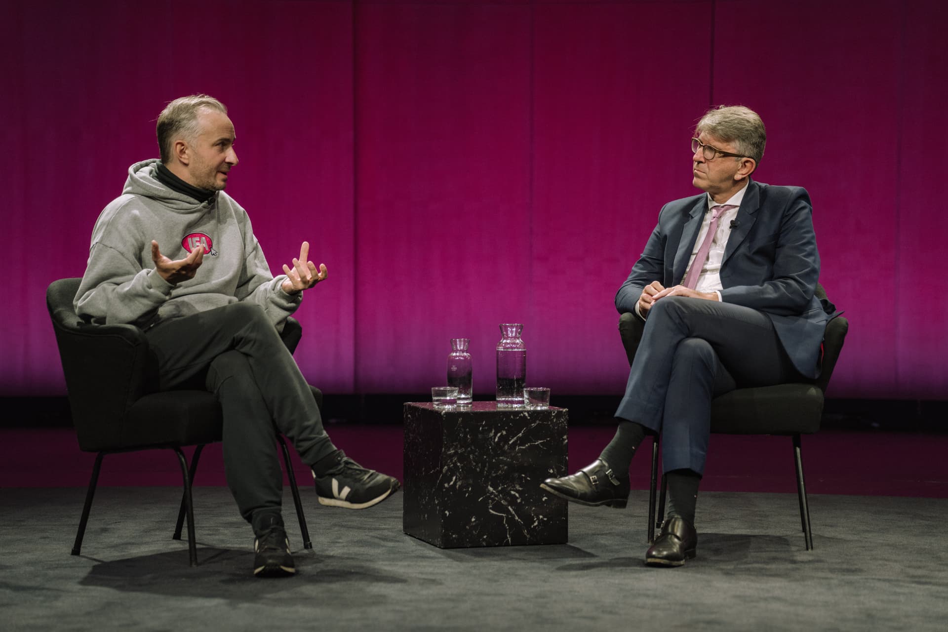 Kulturstaatsminister Weimer möchte zusammen mit Böhmermann „gegen die rechten Brüder kämpfen“