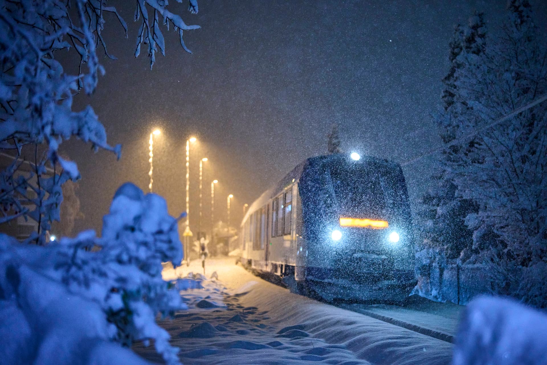 Winter-Chaos: Bahnverkehr im Süden liegt lahm, Passagiere mussten im Zug übernachten