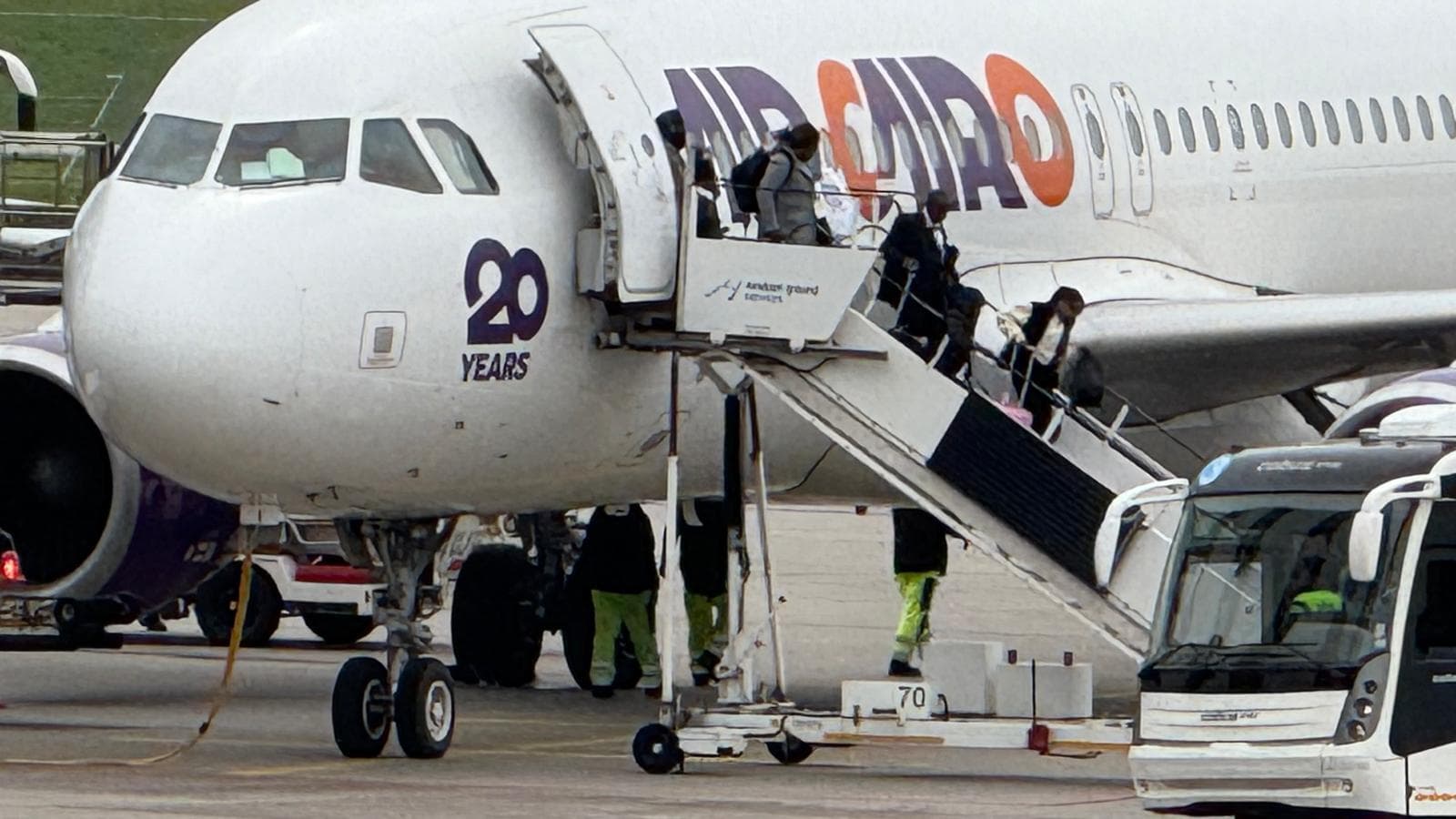 Nächster Migranten-Flieger landet in Hannover: Bundesregierung siedelt Sudanesen nach Deutschland um