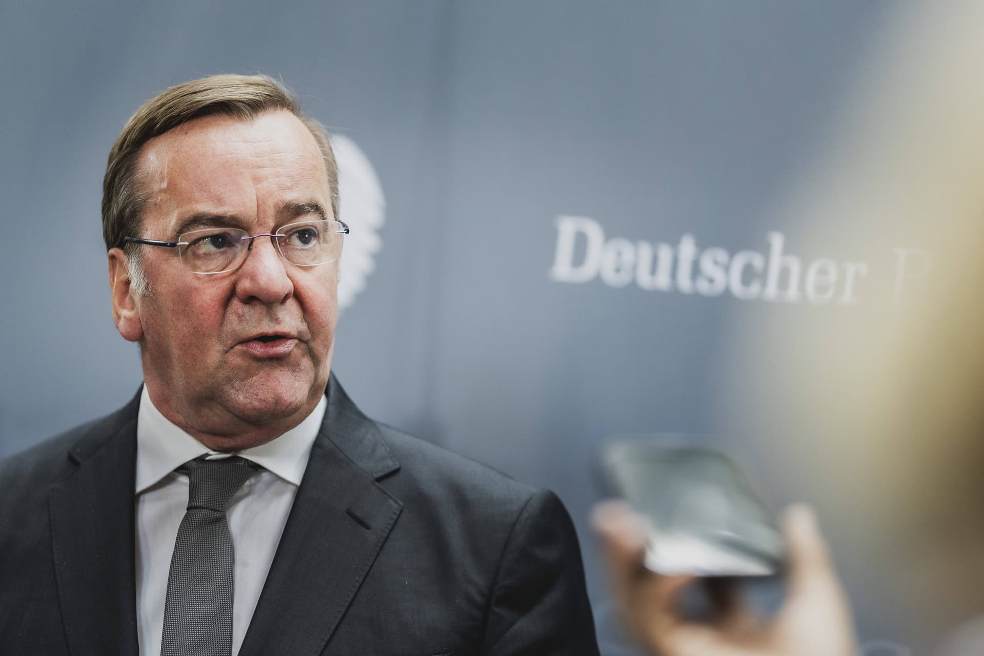 Pistorius zu Evakuierungsflügen: „Wir sind gewissermaßen das Taxiunternehmen“