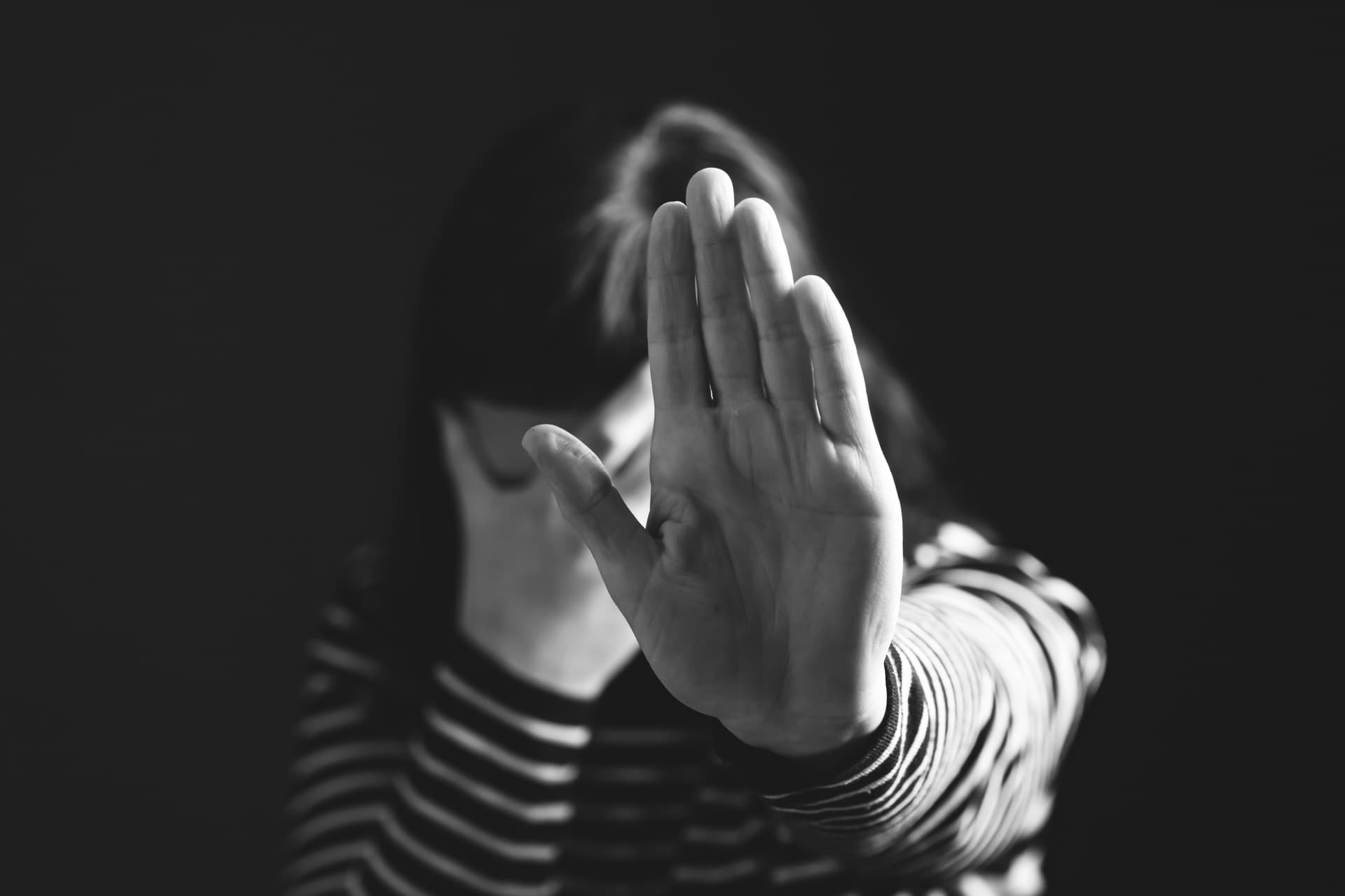 Schockierende Studie: Jeder dritte junge Mann in Deutschland findet Gewalt gegenüber Frauen „akzeptabel“