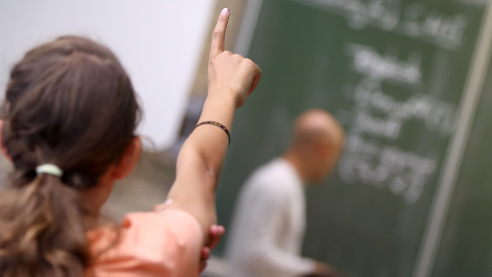 Neuer Bericht zur Lage an deutschen Schulen: Schulqualität sinkt um 28,2 Prozentpunkte!