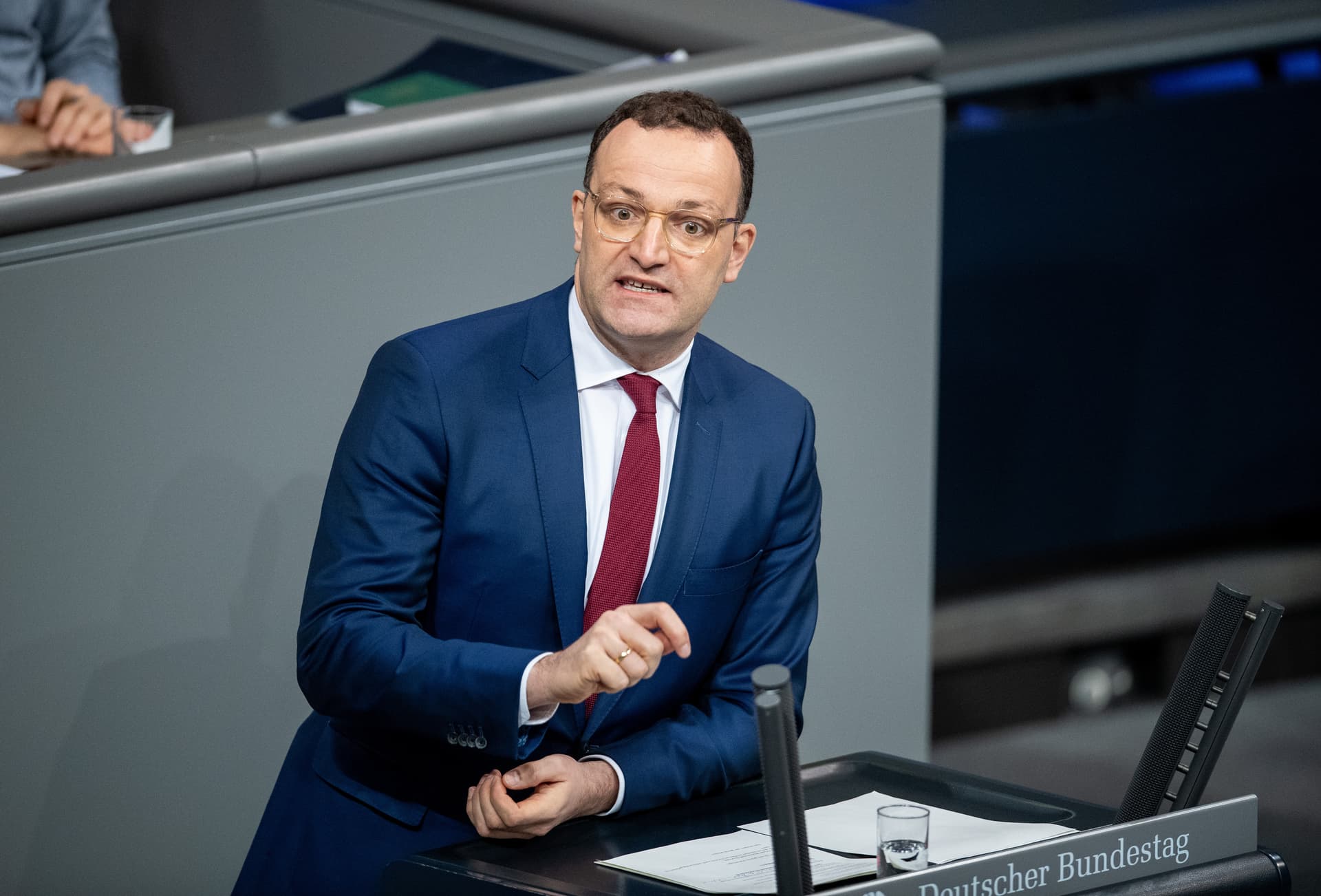 Unbegrenzte Migration: Spahn warnt vor „furchtbarem Erwachen“