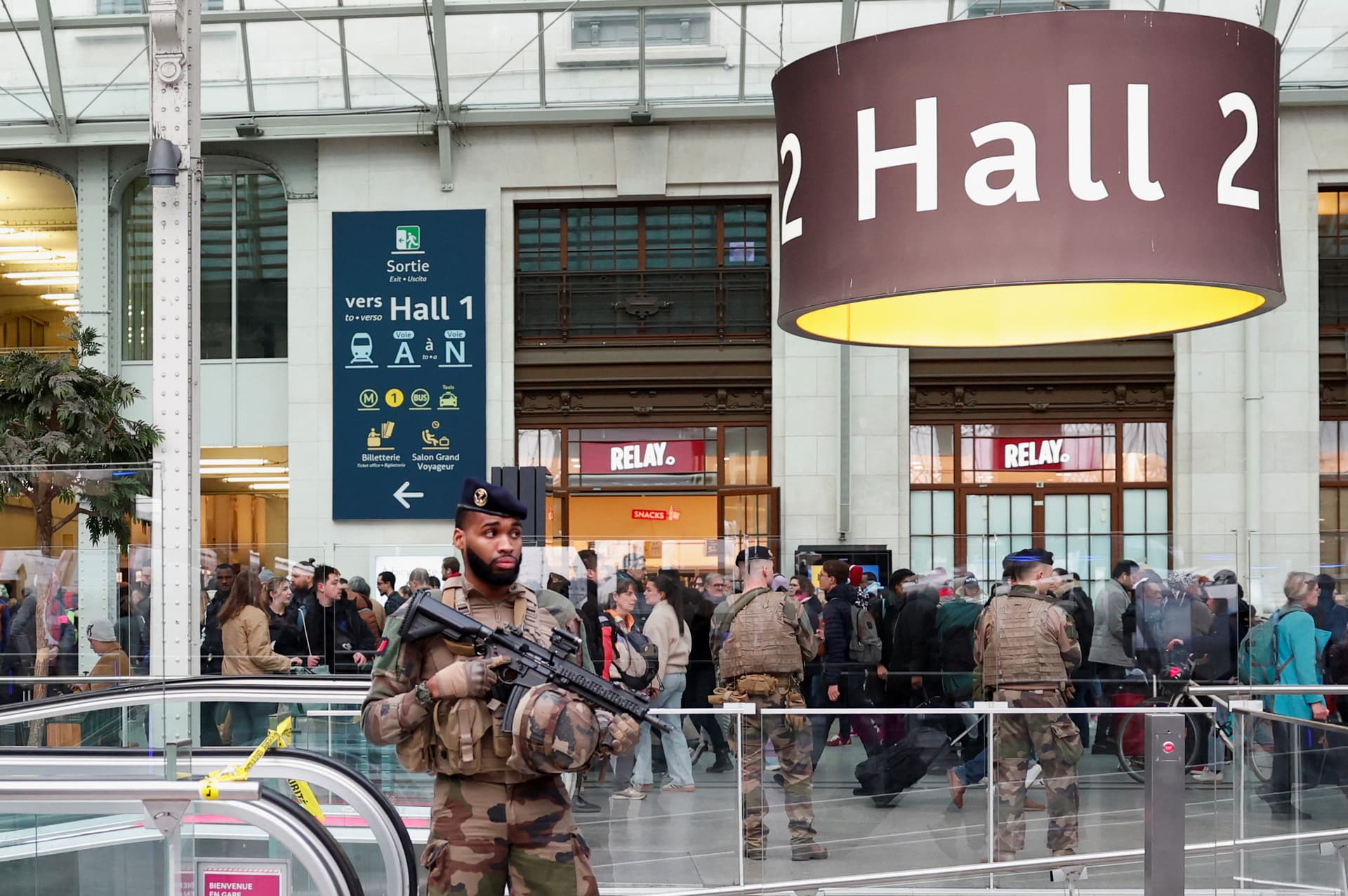 Mehrere Verletzte: Messer-Angriff an Bahnhof in Paris